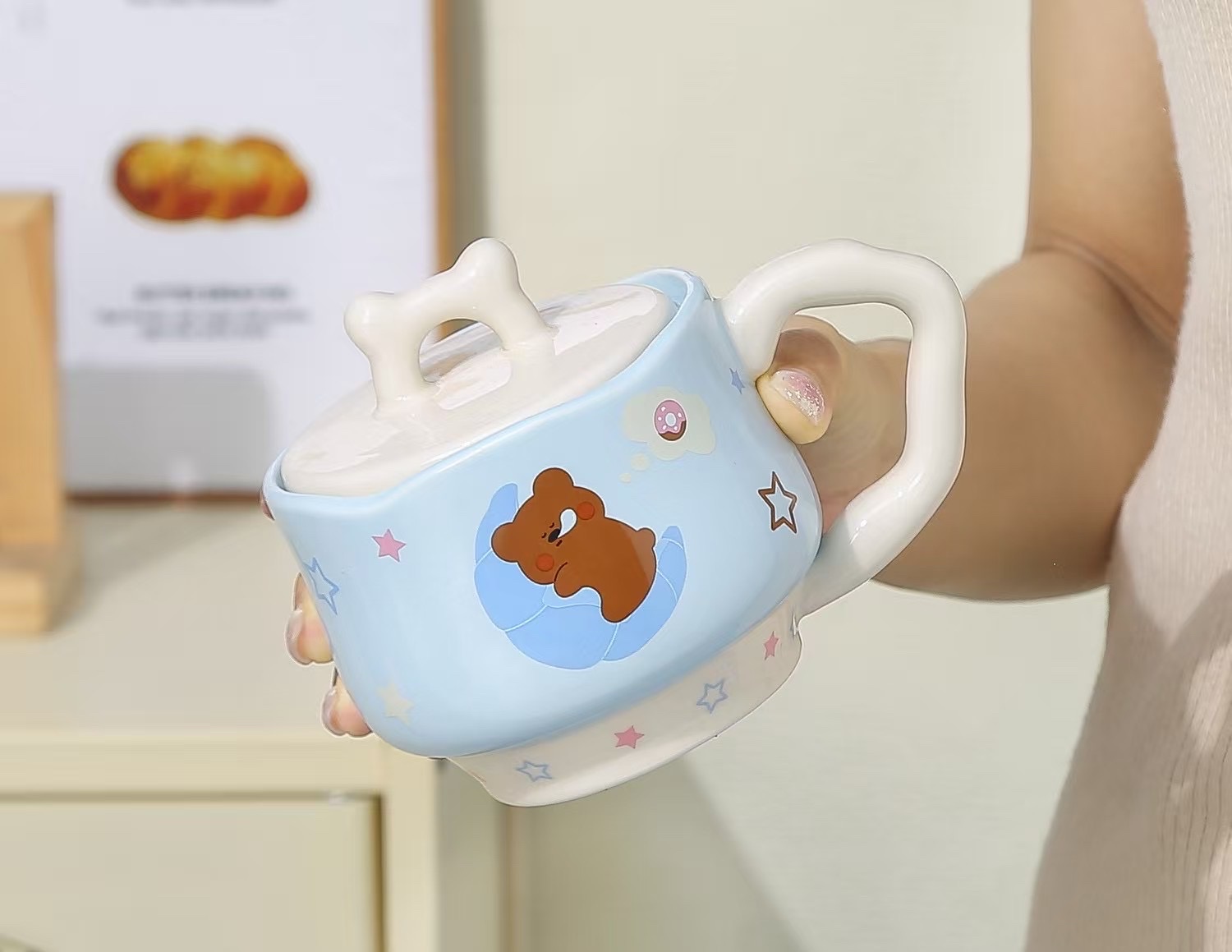 Cute bear ceramic water cup mug with ceramic lid Mug ceramic lid Application Scenario