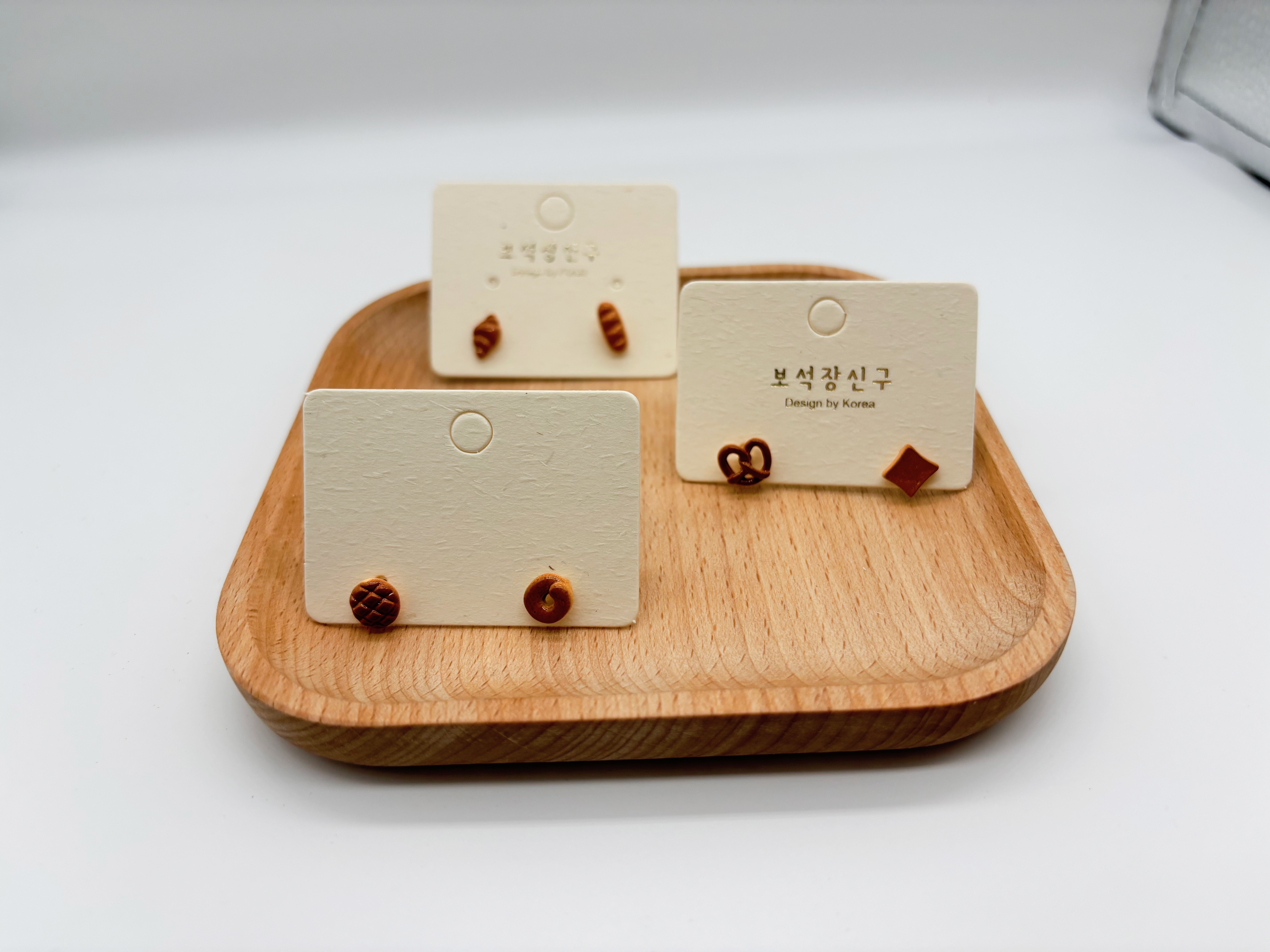 耳环卡特厚韩文烫金米黄色耳钉包装