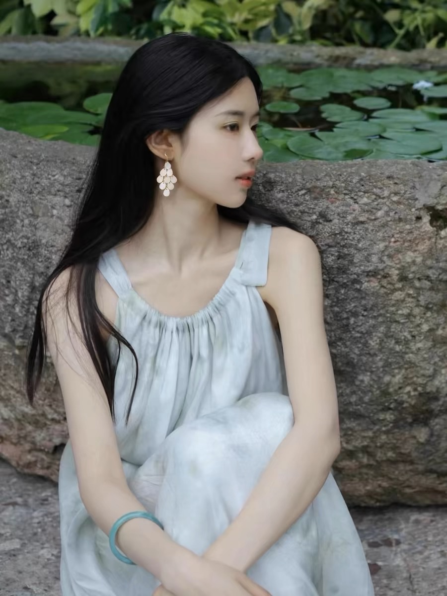 Zhejiang Yiwu International Trade City E3-8862 Tianchen Accessories 2025 New Product E-commerce Cross-border E-commerce Bestseller Acrylic fashionable and sweet teardrop Earrings Accessory E-commerce Exclusive Supply details Picture