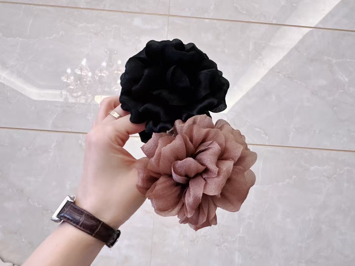 朗丽饰品13公分抓夹珍珠发箍卡通头箍皮质发箍简约珍珠装饰发饰百搭头饰