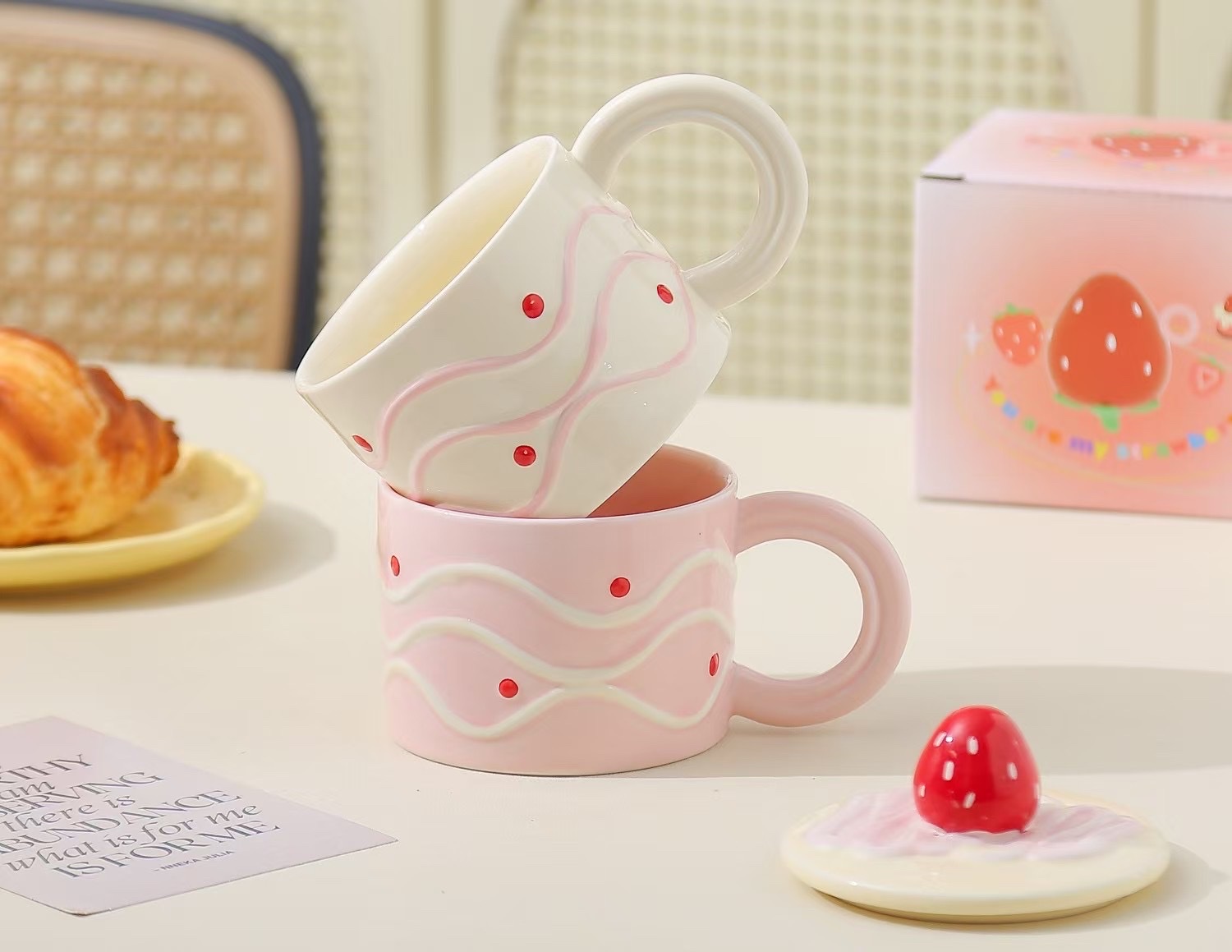 Cute bread bear ceramic water cup mug coffee cup with ceramic lid mug Item Picture