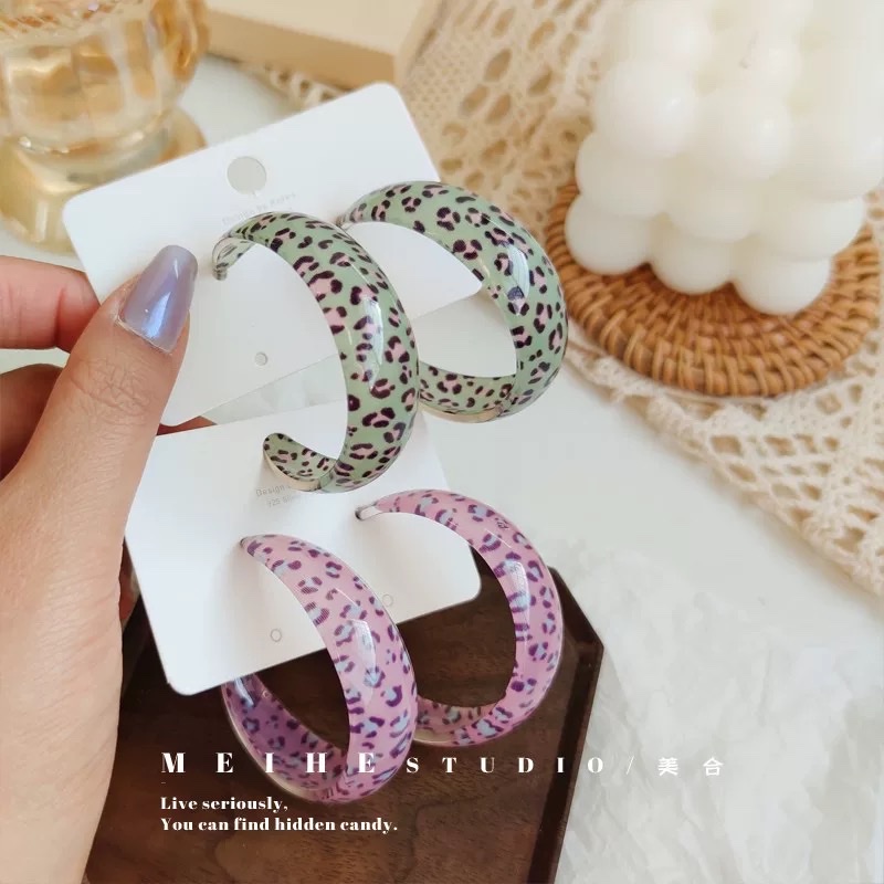 C型亚克力豹纹耳环清新复古耳环详情图3