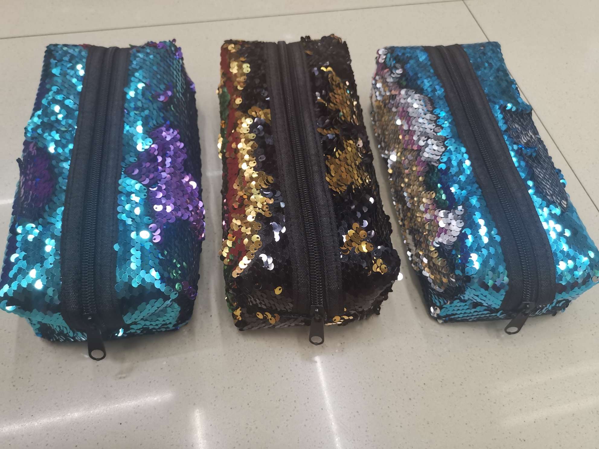 Large-capacity sequined pencil case for girls in junior high school, pencil box for girls in primary school, high appearance level, simple and elegant details Picture