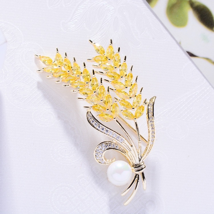 National Trend Series 0113 Omar Sunflower Brooch Zinc Alloy Czech Bead Handcrafted design Elegant accessory, matching clothes to embellish the brooch Sunflower Czech bead brooch fashionable Item Picture