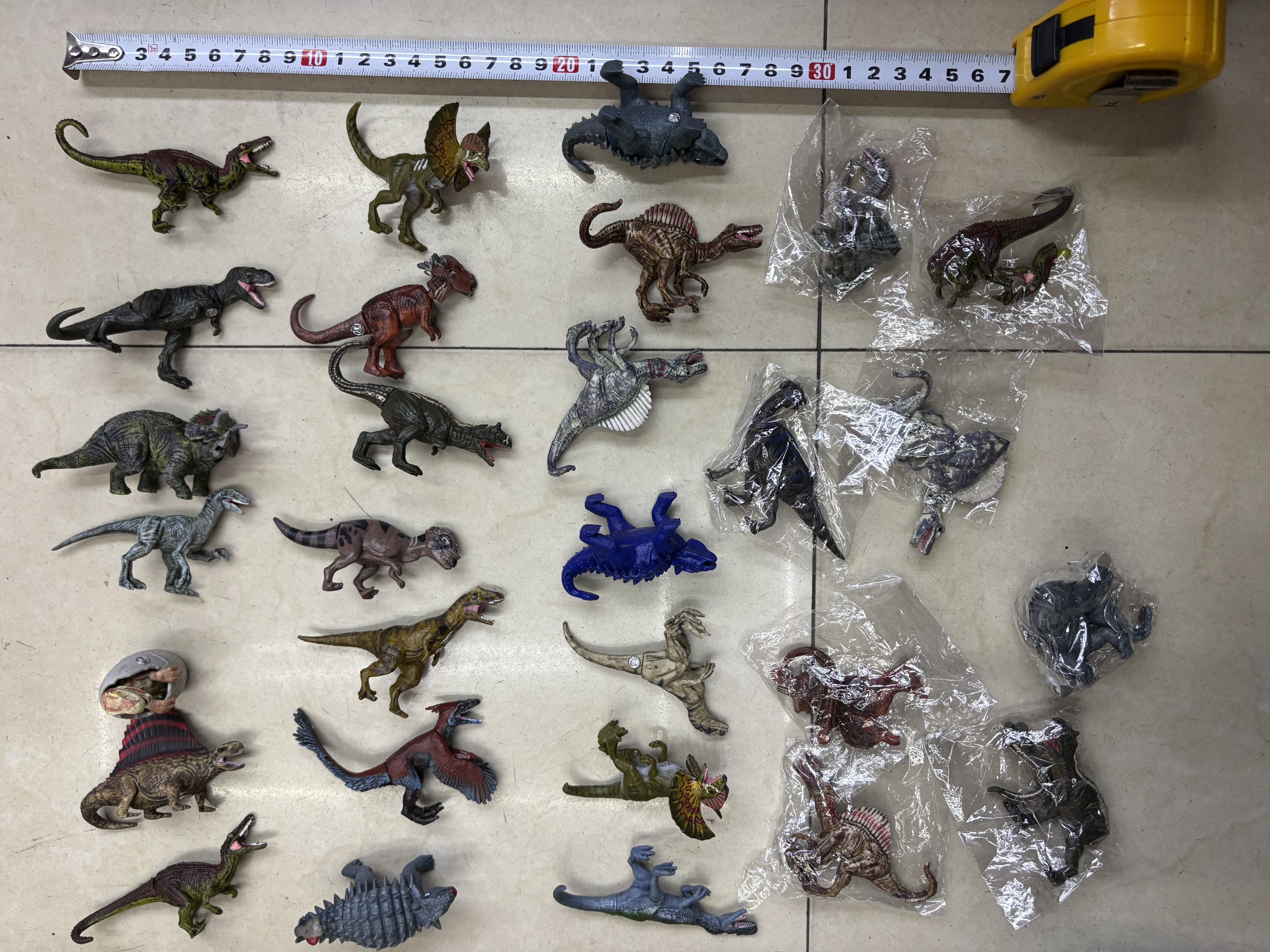 侏罗纪恐龙世界，大𠂆牌子，质量好，每个袋子包装，有20款式手办摆件产品图