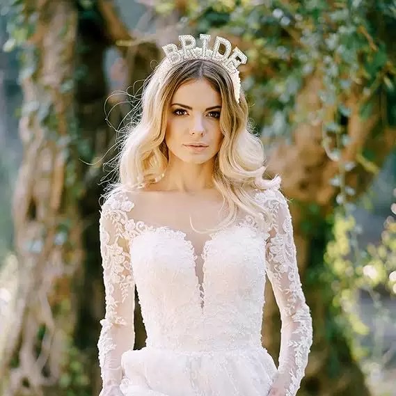 The bride's hairband is a fashionable and simple style hair accessory. It is a multi-functional and versatile headpiece for ladies detail image 2