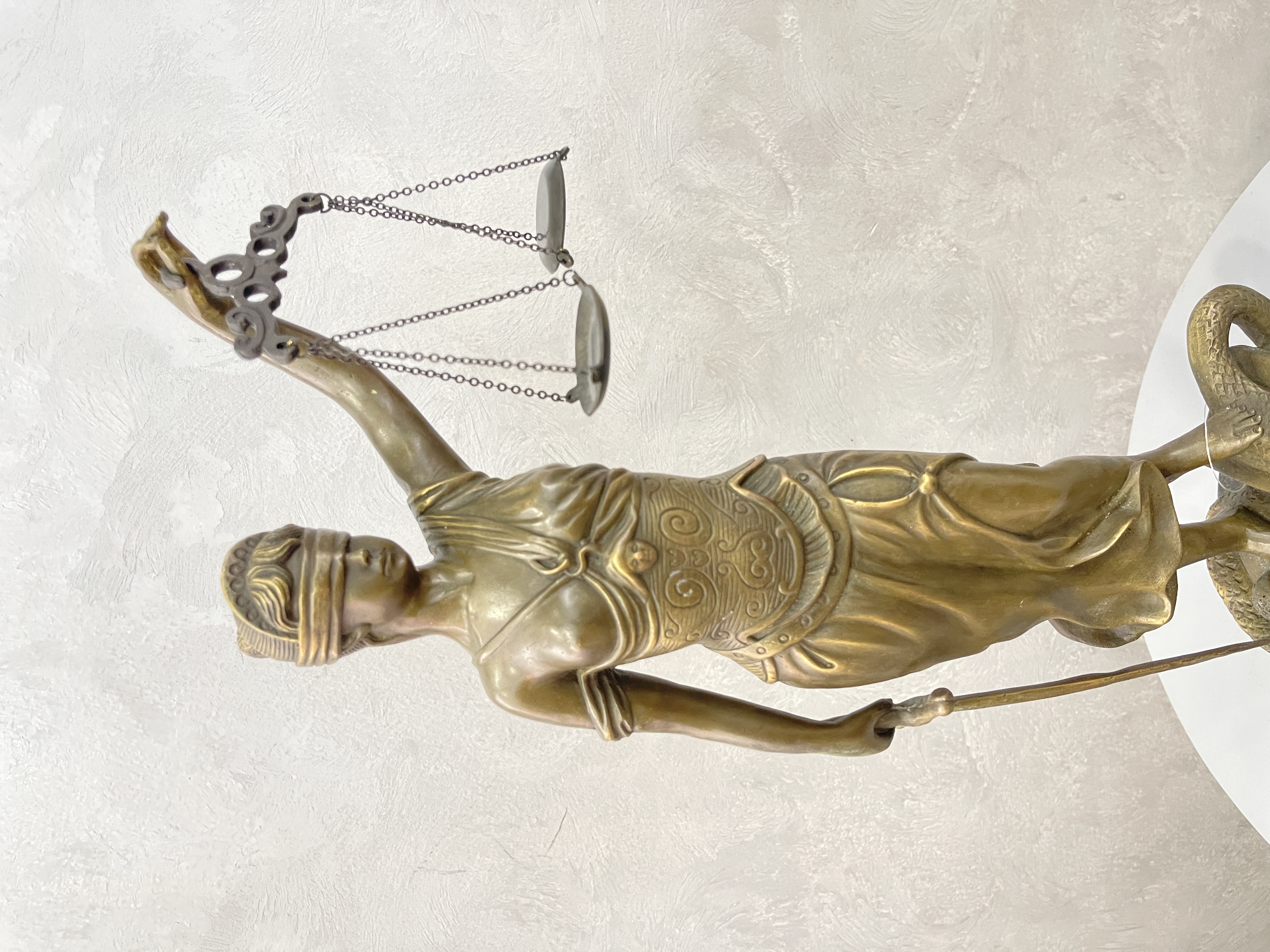 Copper sculpture of the Goddess of Fairness handicraft details Picture