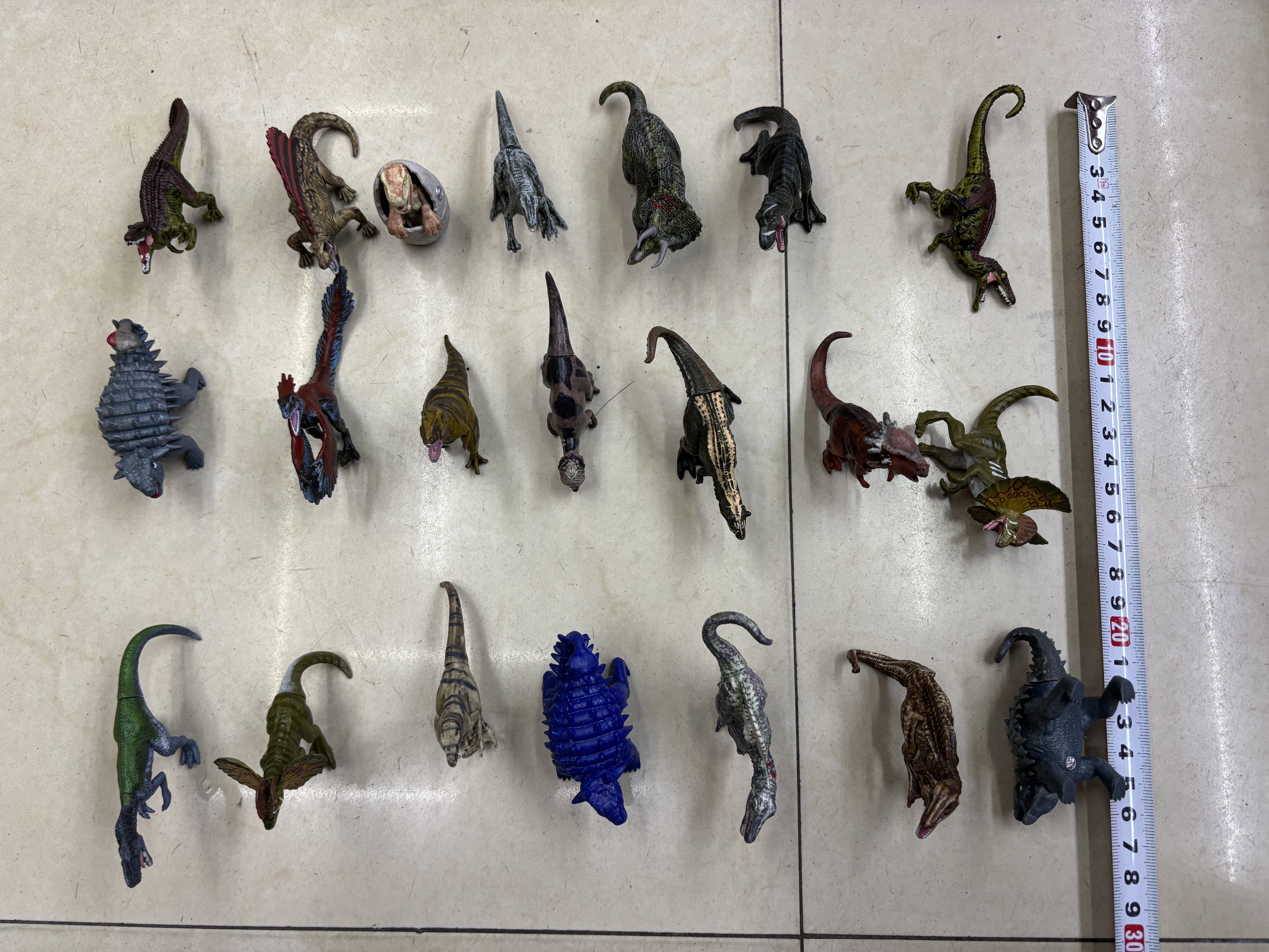 侏罗纪恐龙世界，大𠂆牌子，质量好，每个袋子包装，有20款式手办摆件