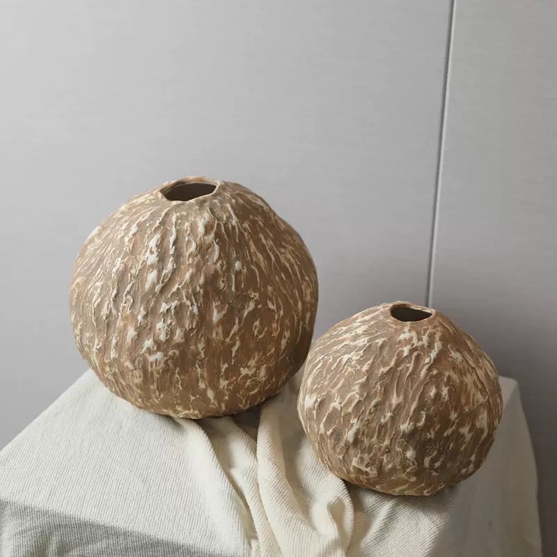 Wabi-sabi style creative ceramic vase ornaments and handicrafts details Picture