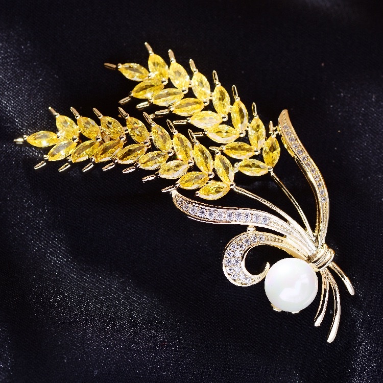 National Trend Series 0113 Omar Sunflower Brooch Zinc Alloy Czech Bead Handcrafted design Elegant accessory, matching clothes to embellish the brooch Sunflower Czech bead brooch fashionable