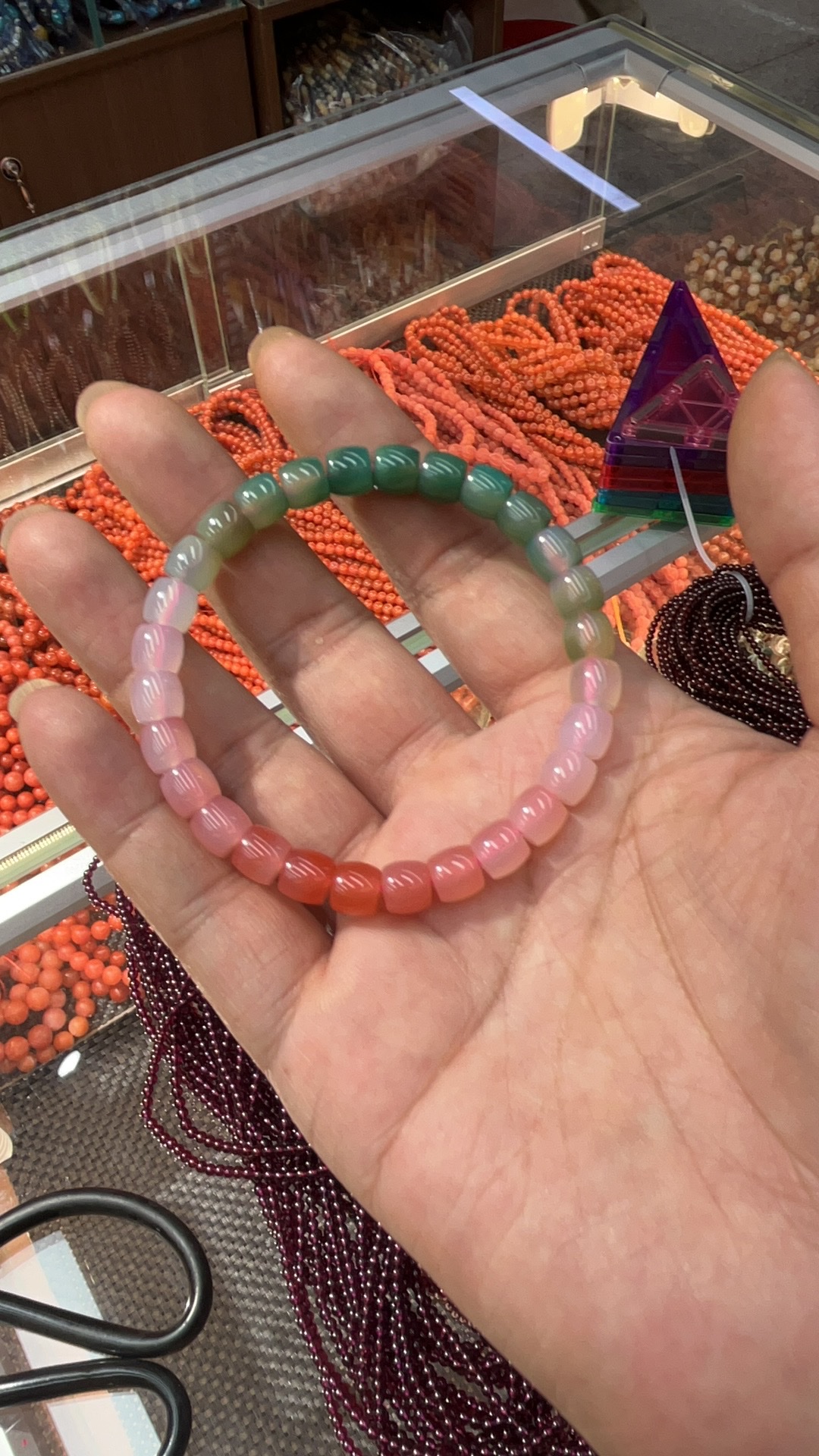 国潮彩虹渐变手串 归圆切割工艺 精挑爆款 时尚百搭