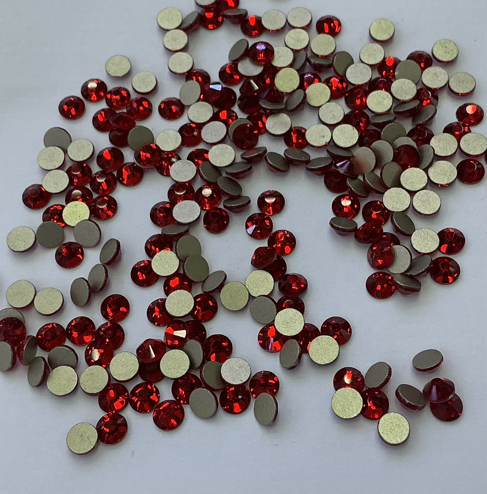 DIY flat-bottomed diamond, light red gold base, imitation Austrian diamond, nail diamond, decorative diamond Application Scenario