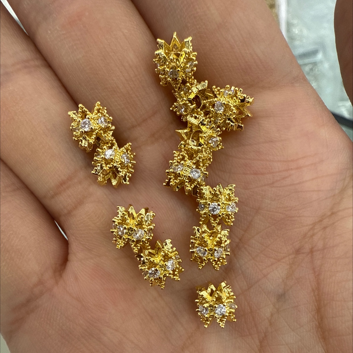DIY jewelry accessories, crystal bracelet accessories, copper jewelry accessories, various jewelry accessories, necklace accessories, headwear accessories, creative decorative materials, exquisite handcrafted decorative materials detail image 3