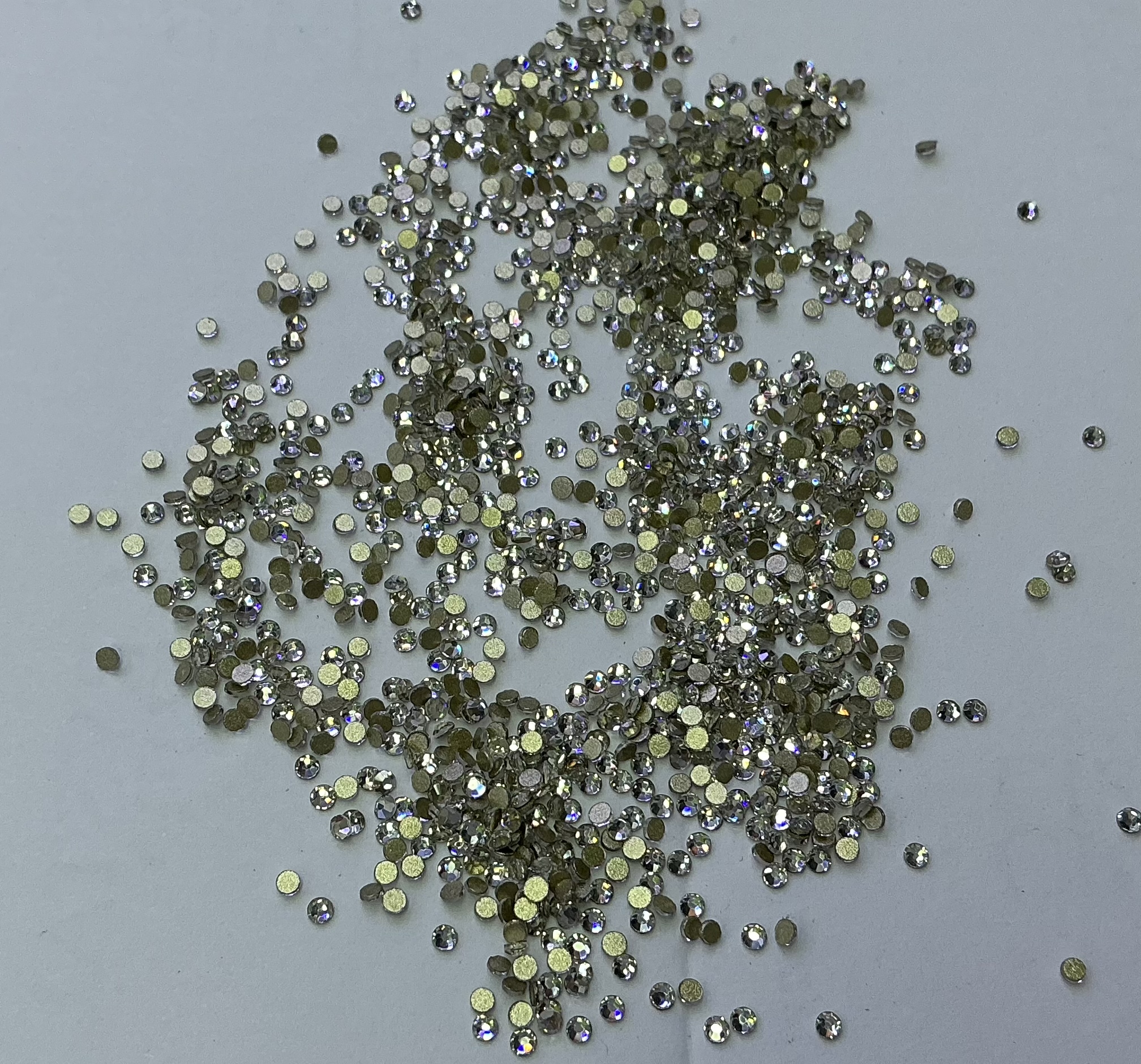 Exquisite flat-bottomed diamond, water diamond, white diamond jewelry accessories, delicate and shiny, handcrafted DIY materials, nail drill Item Picture