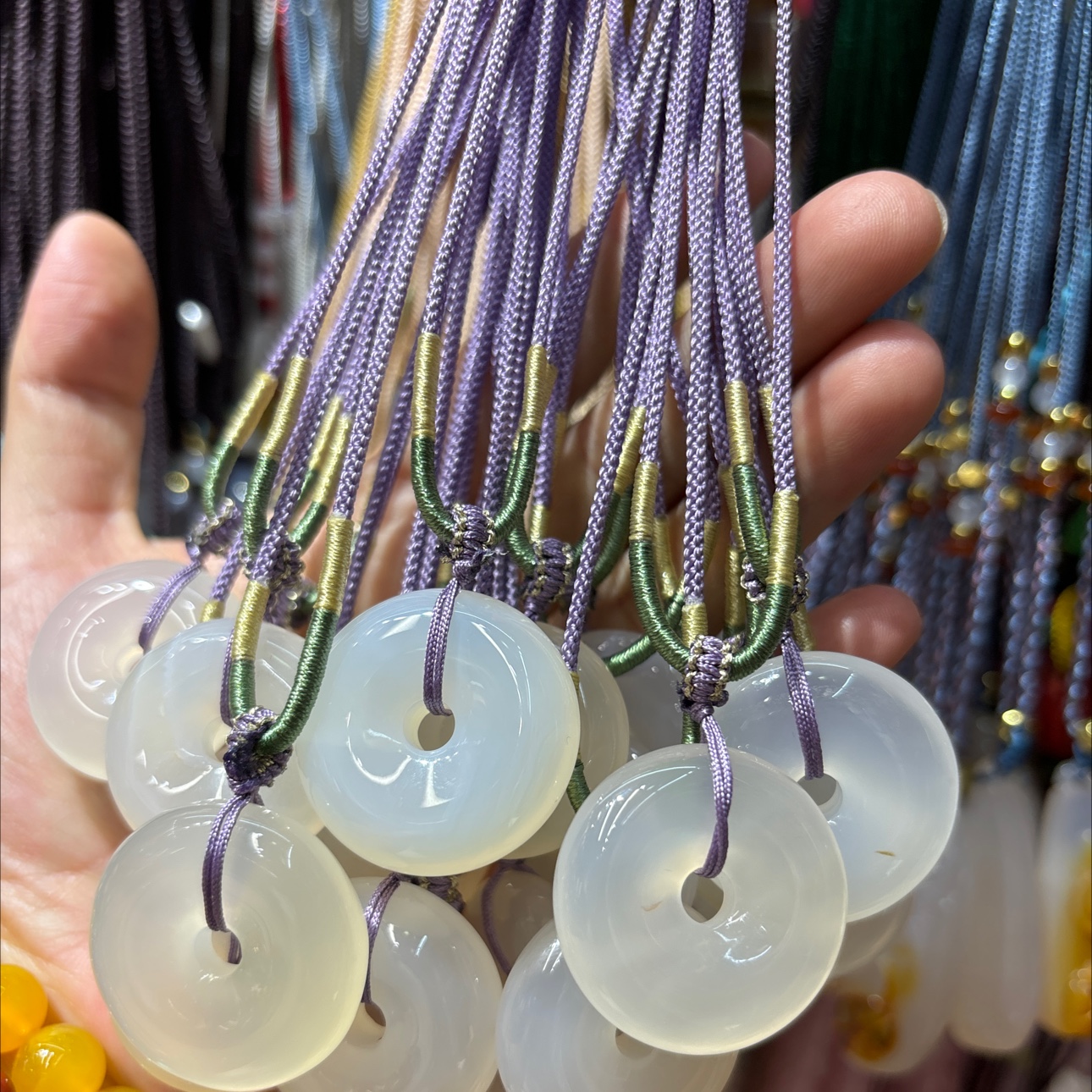 Natural chalcedony pendant Specification image