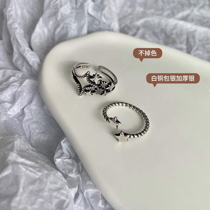 Pure silver men's ring, with a simple and elegant ancient-style design and a fashionable and personalized ring setting, is a fashionable and individual men's accessory Application Scenario