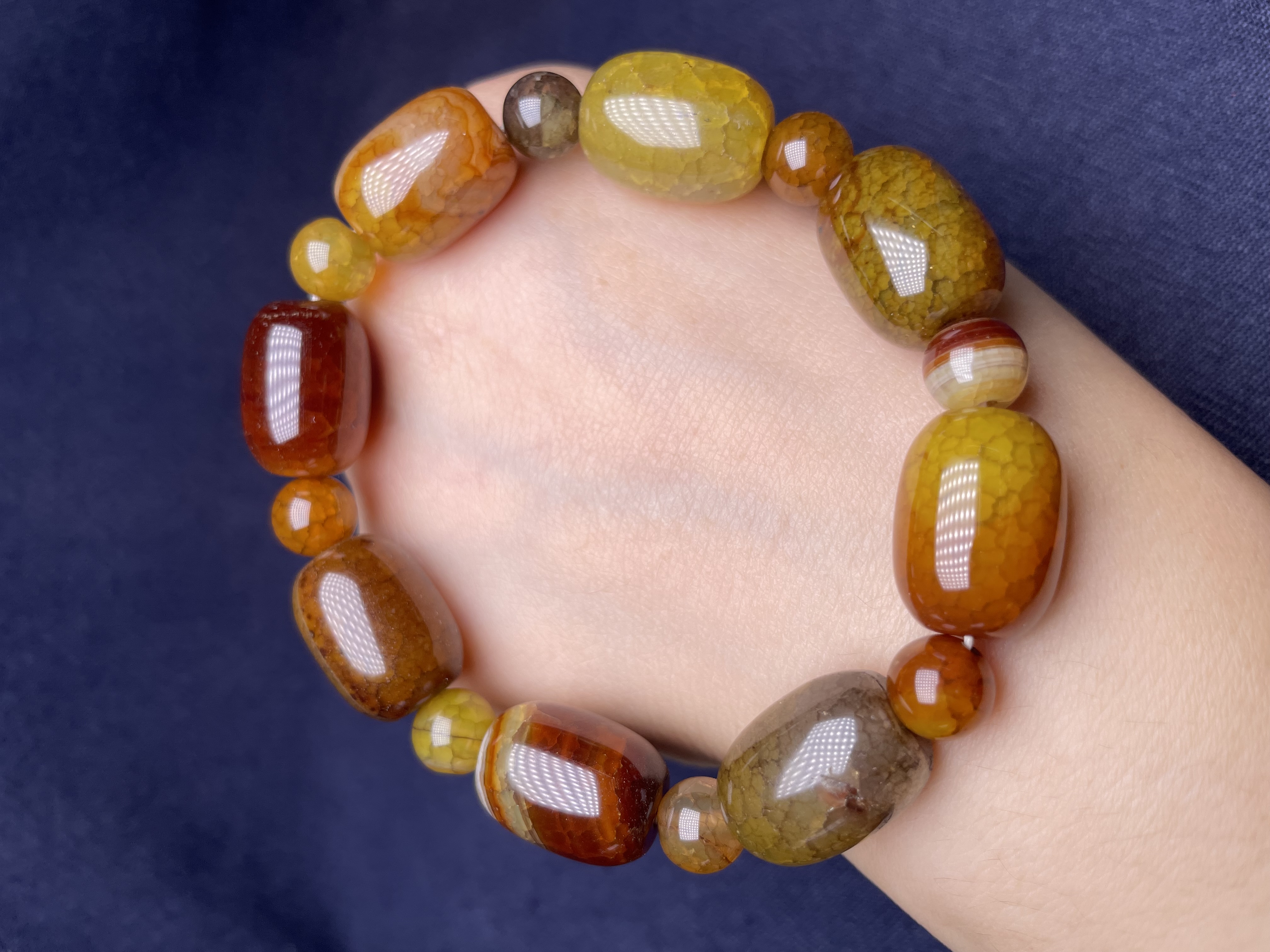 Barrel-shaped red peacock agate bracelet, fashionable men's and women's jewelry, Chinese-style bracelet accessory, exquisite bracelet, crystal bracelet, bracelet accessory Application Scenario