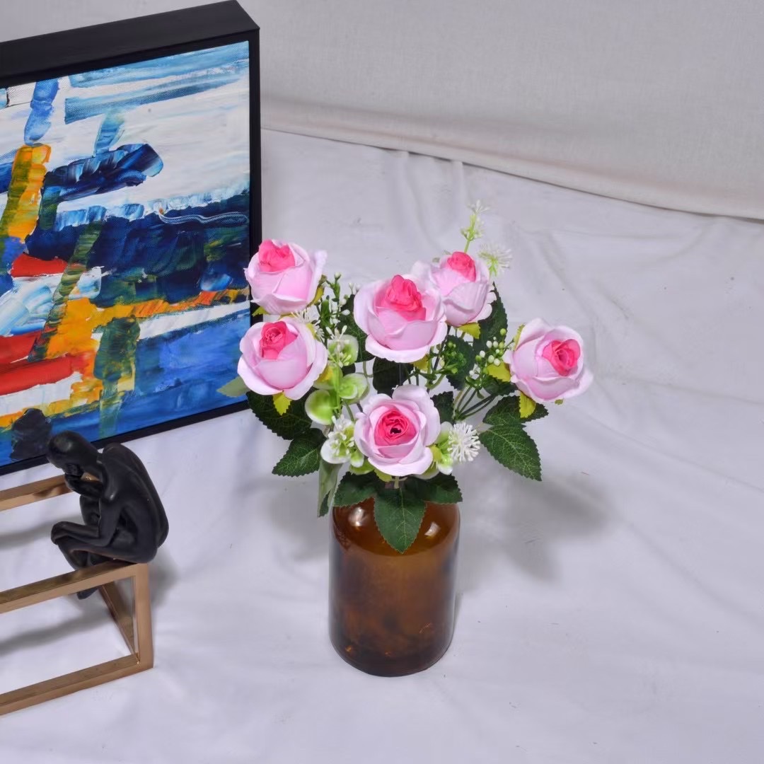 6头魅影玫瑰，长度32cm，6杈，共6朵花（直径4cm），多层花瓣，8组叶子，配件若干，XH0342仿真荷花小花束详情图3