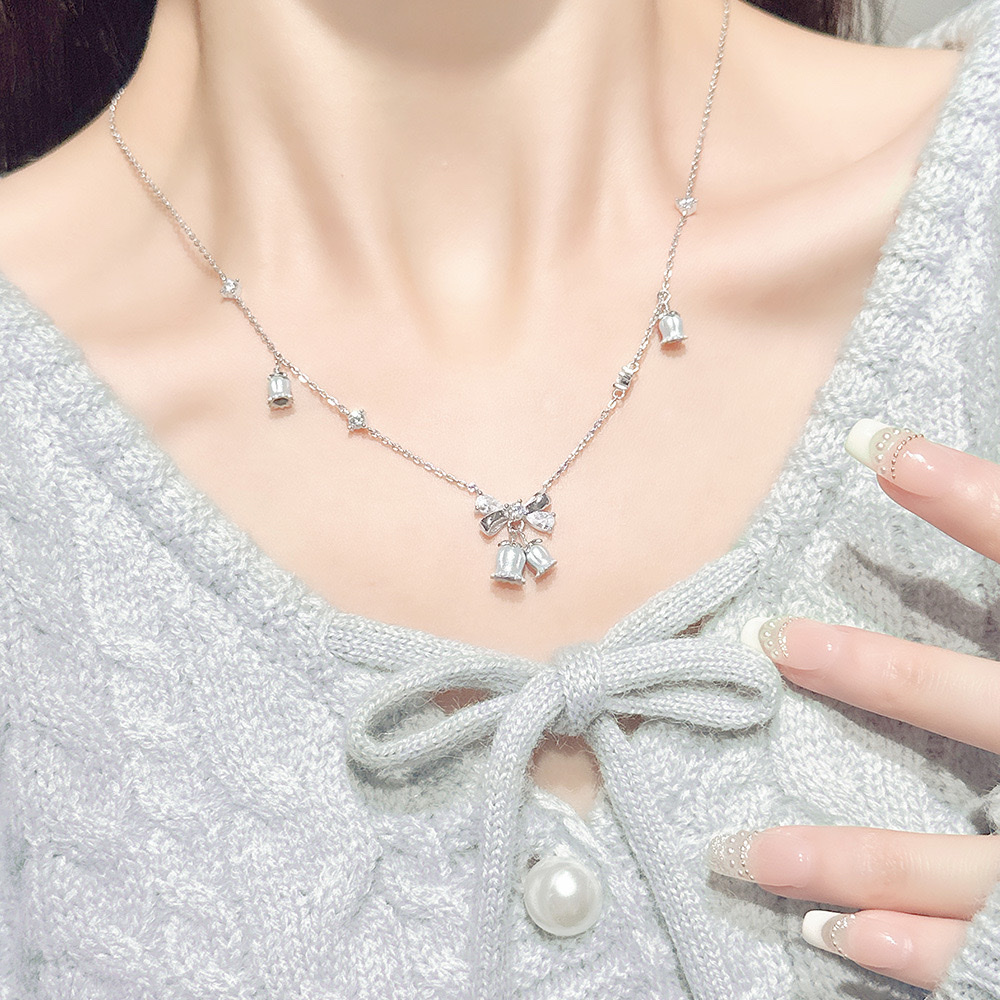 蓝铃花s925纯银韩系爆款项链 精致设计 简约百搭送礼优选
仙女小清新 温柔气质款 加厚电镀5A锆石 链长40➕5cm图