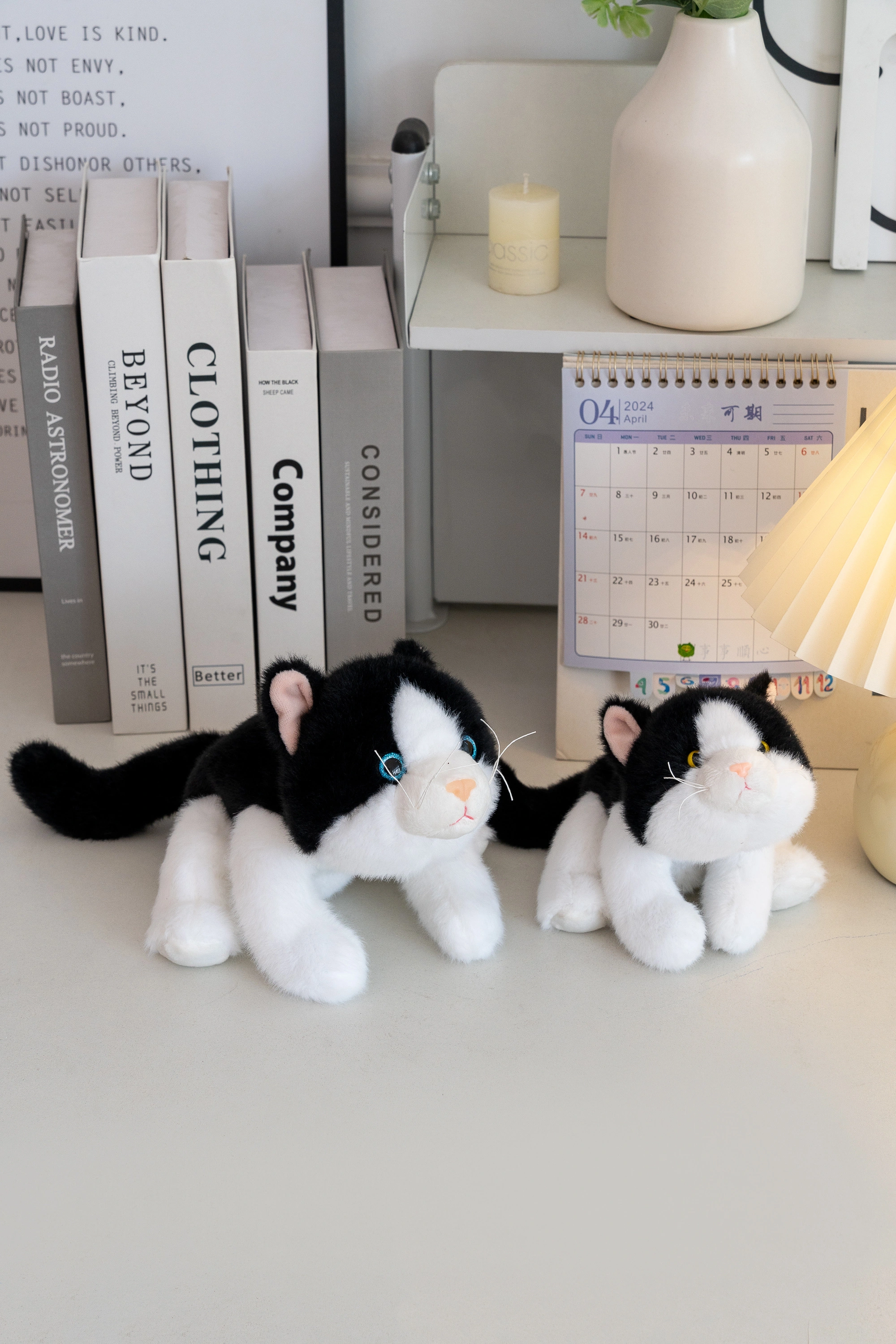 Authentic Very Precious plush toy, 18cm, Xiangxiang three-posture black and white cat doll, popular Xiangxiang animal doll, cute doll table companion, gift cloth doll detail image 3