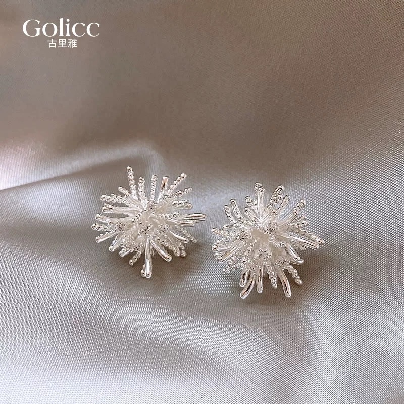 Silver dandelion fireworks stud earrings exude a sense of sophistication and elegance for women. 2025 new bestseller earrings, elegant and light luxury earrings, summer accessories stud earrings Application Scenario
