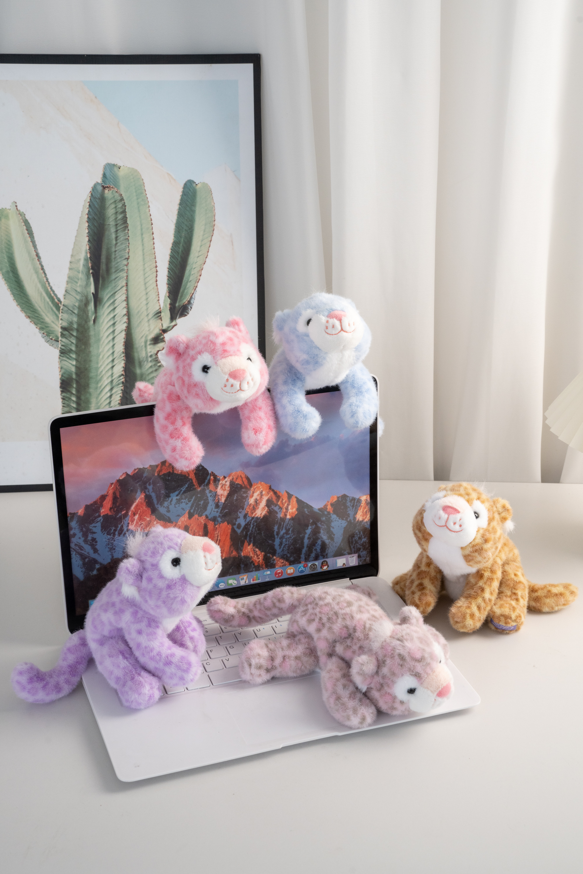 Authentic Very Precious new 18cm Fragrant three-posture Five-color Leopard - purple doll, can sit, lie and stand, cute doll, children's gift, pillow doll, new style doll Item Picture