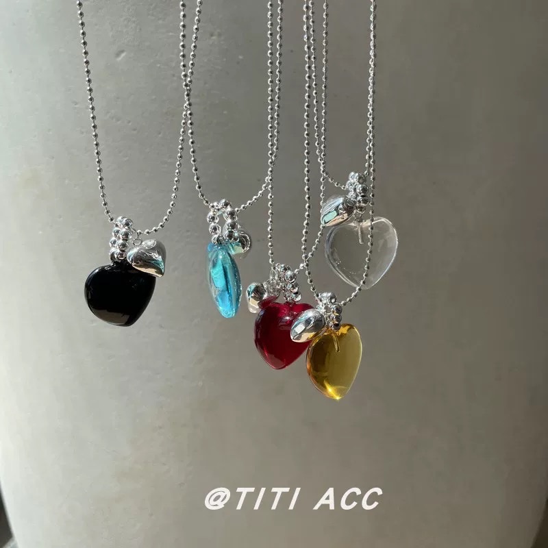 National trend colorful heart-shaped necklace, silver chain adjustable, the same style as the Instagram blogger, high-end collarbone chain sweater chain/accessory, accessory, accessory, accessory Item Picture