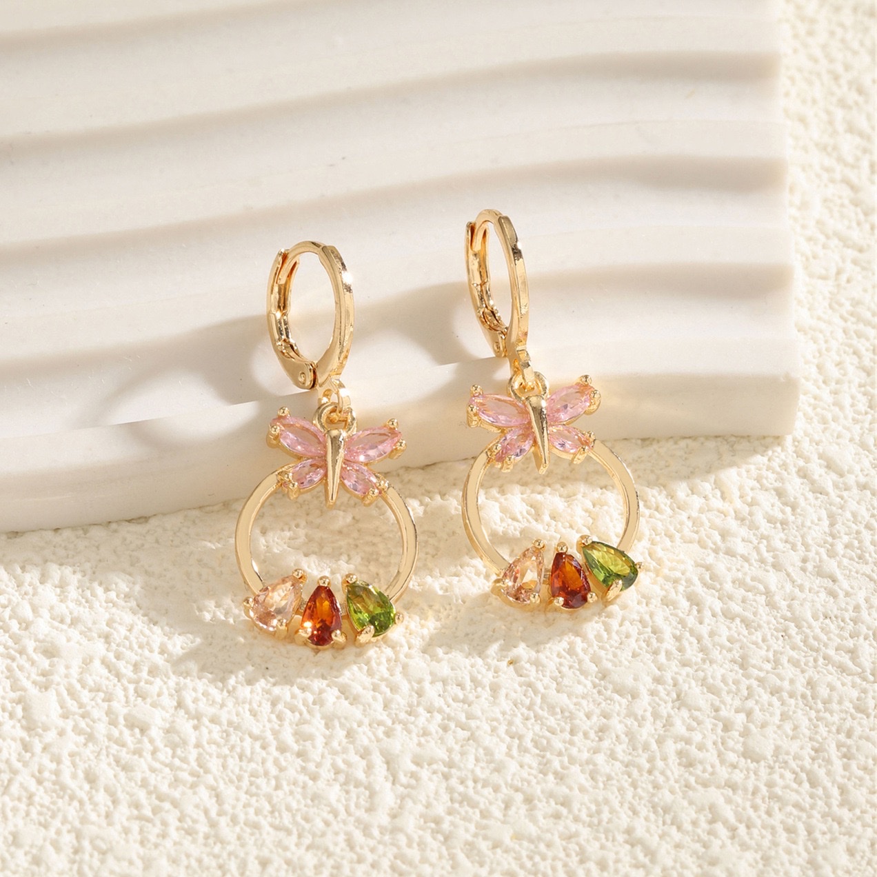 欧美跨境圆形耳饰 复古粉色蝴蝶耳环货源 东南亚新品彩色锆石耳坠饰品耳环耳饰饰品耳环耳饰饰品耳环耳饰饰品耳饰饰品耳环耳环耳