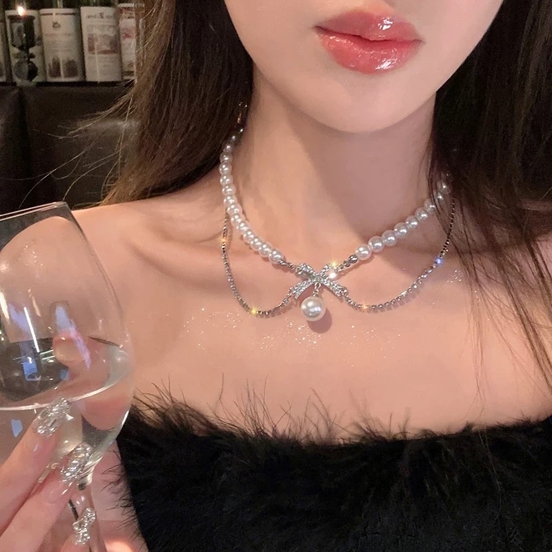 Romantic Escape ~ Double-layer bow pearl necklace for women, light luxury, niche, elegant and noble. Collarbone chain, neck chain, trendy and dazzling pearl patchwork zircon necklace, jewelry set, versatile princess necklace, jewelry Item Picture