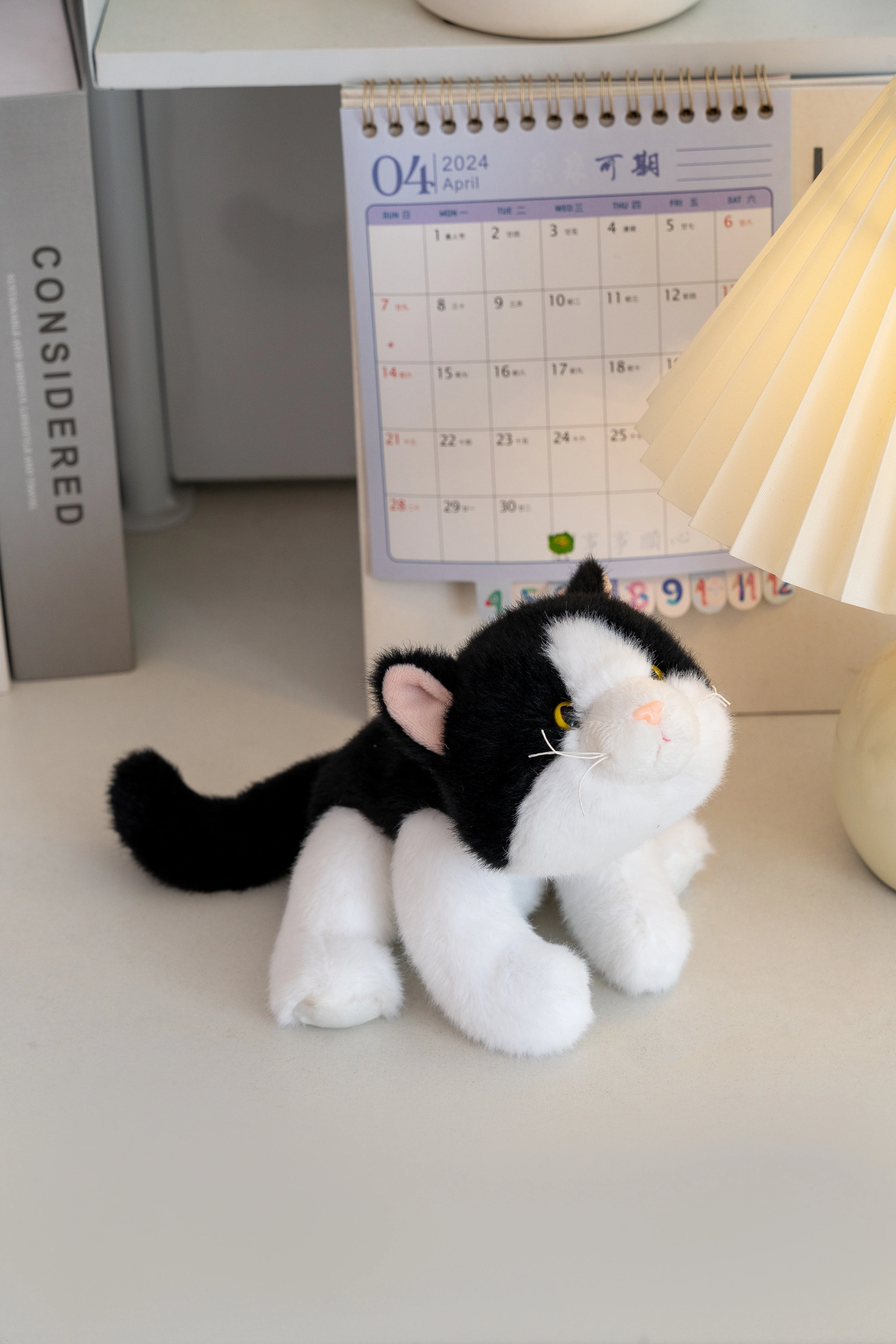 Authentic Very Precious plush toy, 18cm, Xiangxiang three-posture black and white cat doll, popular Xiangxiang animal doll, cute doll table companion, gift cloth doll detail image 2
