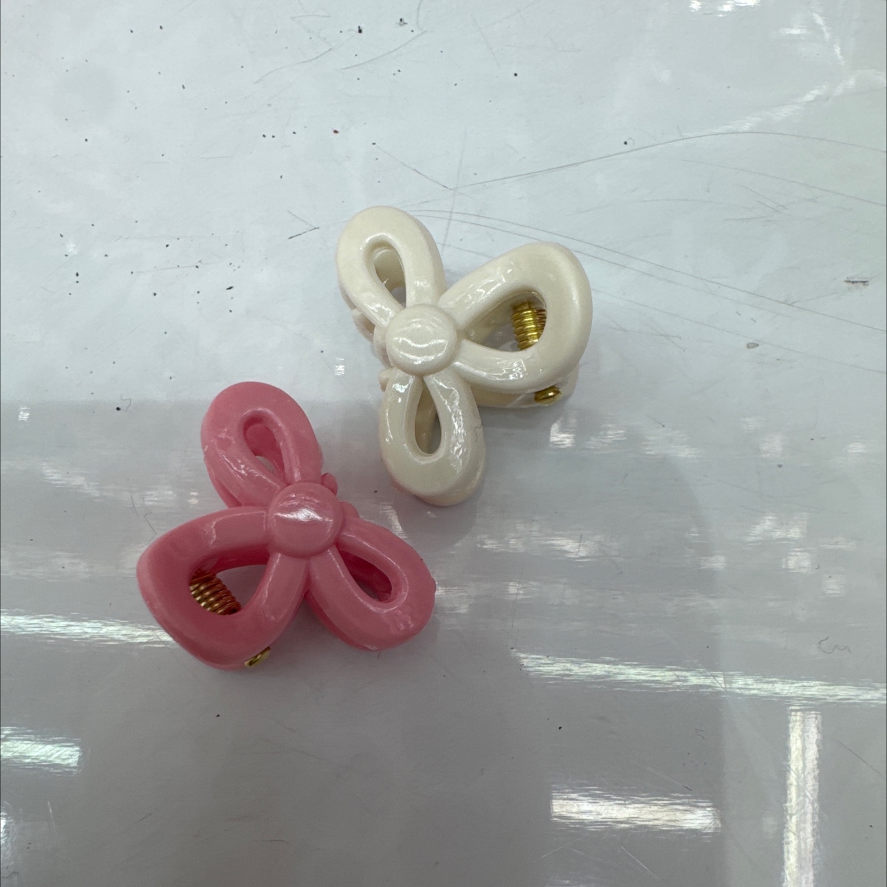 亚克力儿童发饰
抓夹 可爱发夹女孩头饰 时尚耐用发饰