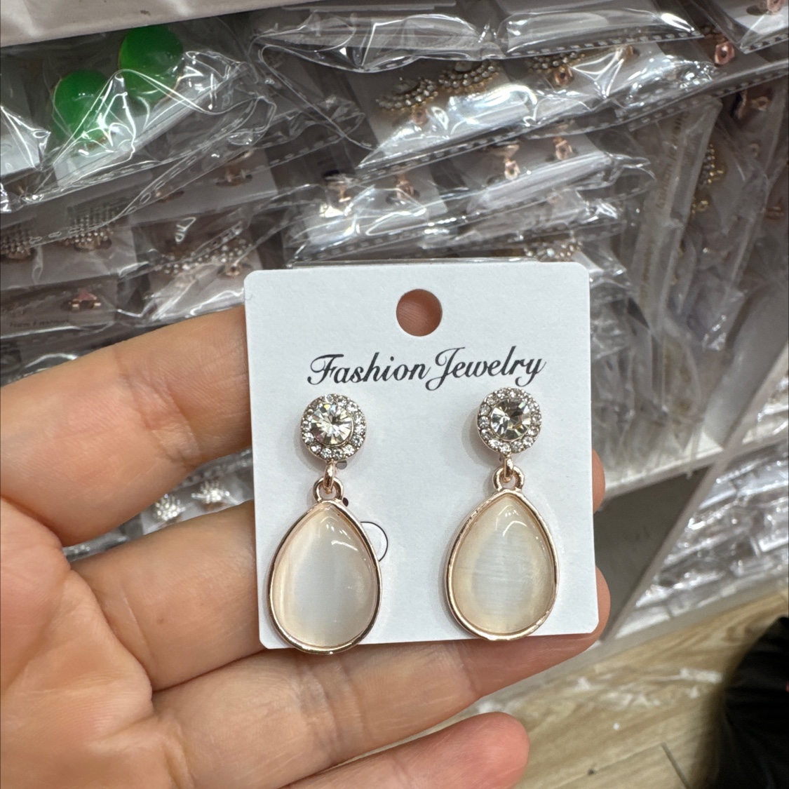 可爱耳饰 时尚精致小巧百搭女款耳饰