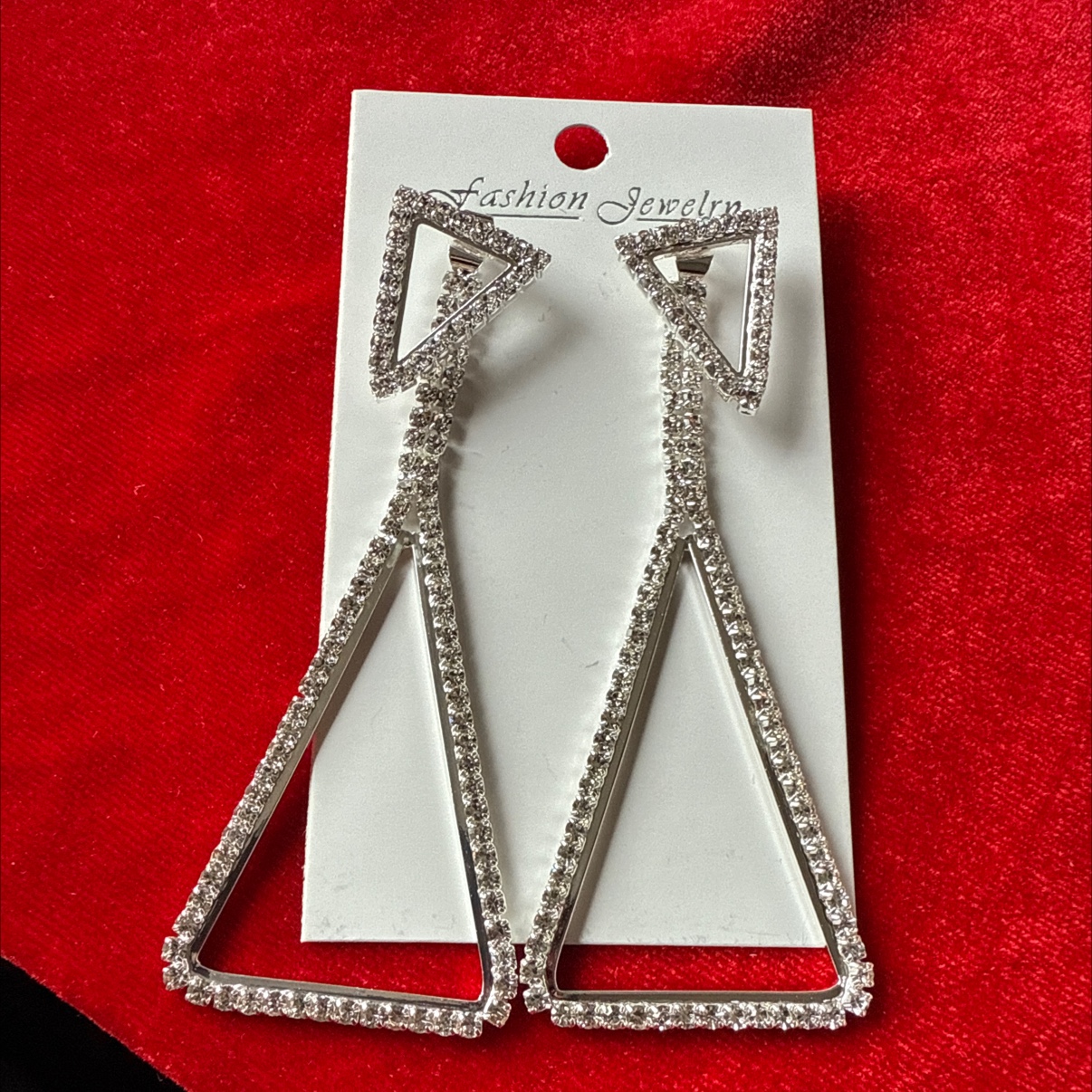 时尚耳饰 精致耳环 百搭饰品 优雅设计 时尚饰品 婚庆场合 宴会场合 适合多类场合 复古设计 可叠戴 双设计