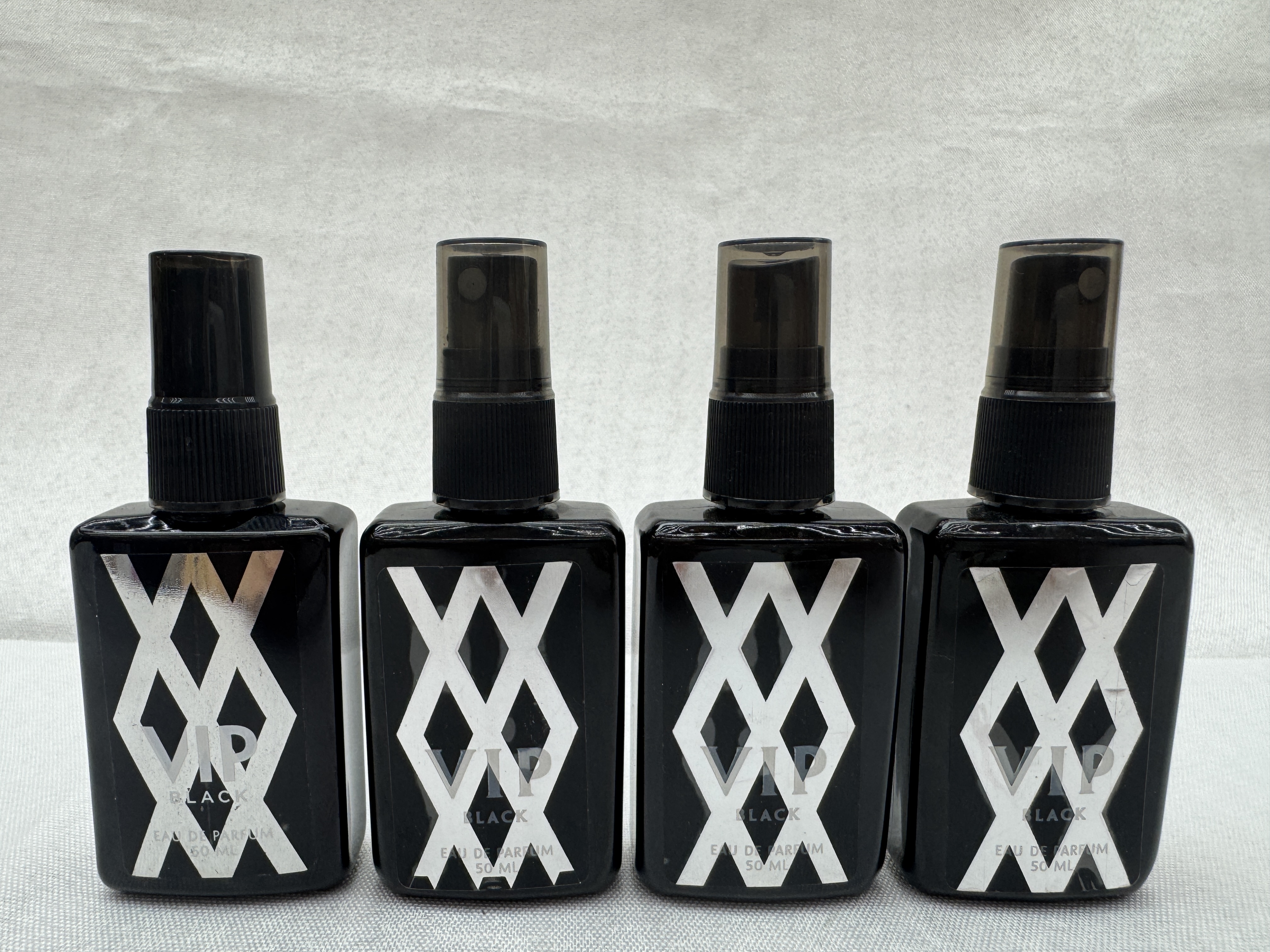 و الرذاذ يحمل العطر المصغر details Picture
