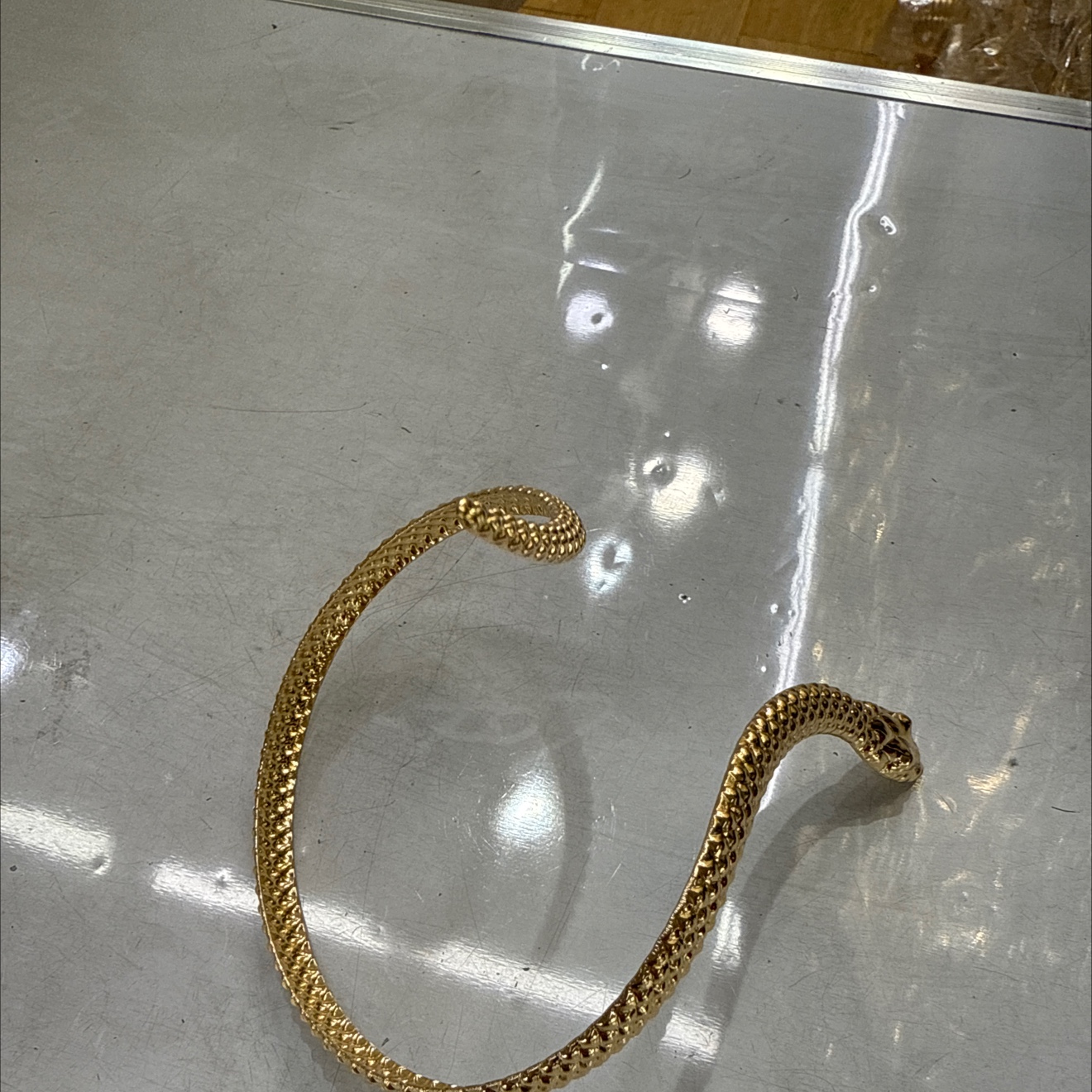 Metal bracelets and bangles are fashionable, versatile, and feature personalized designs as trendy accessories details Picture