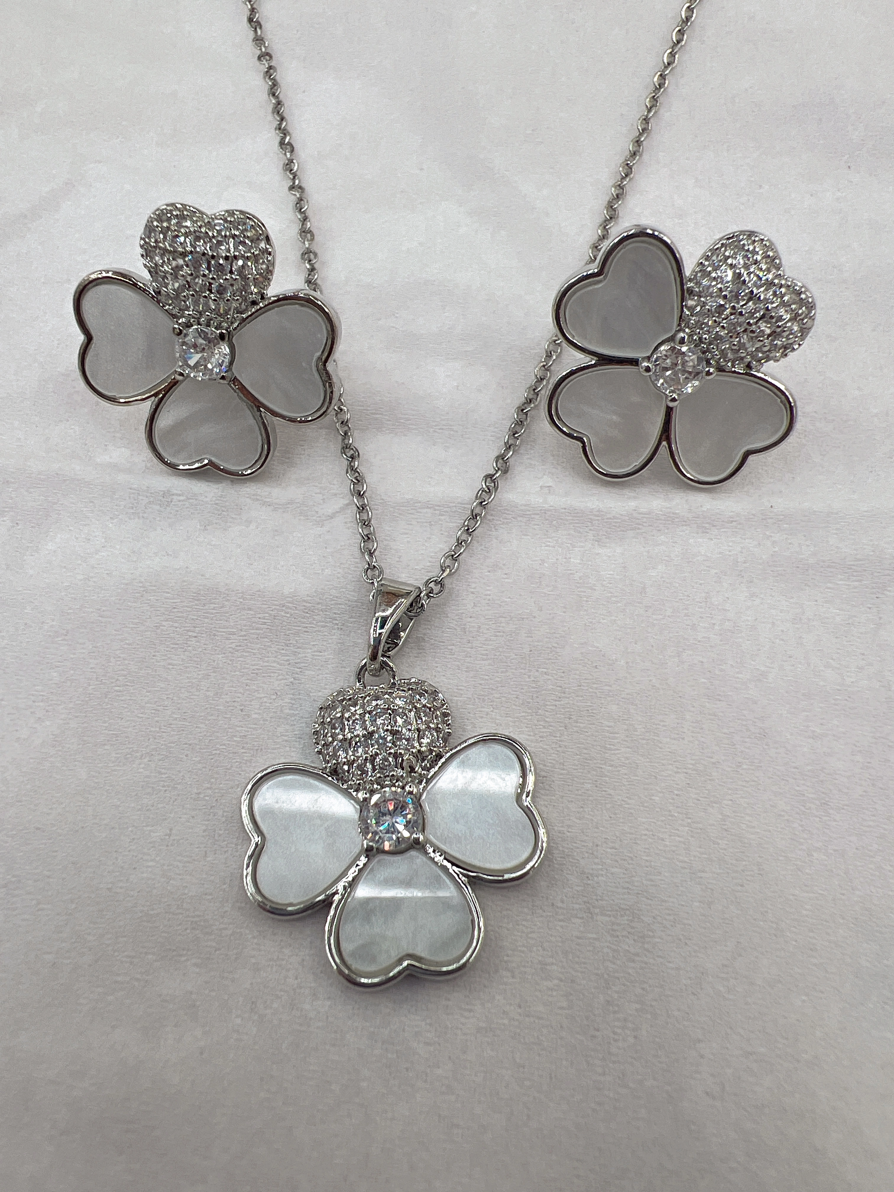 Fashionable, versatile, individualistic, trendy and exquisite chain detail image 1