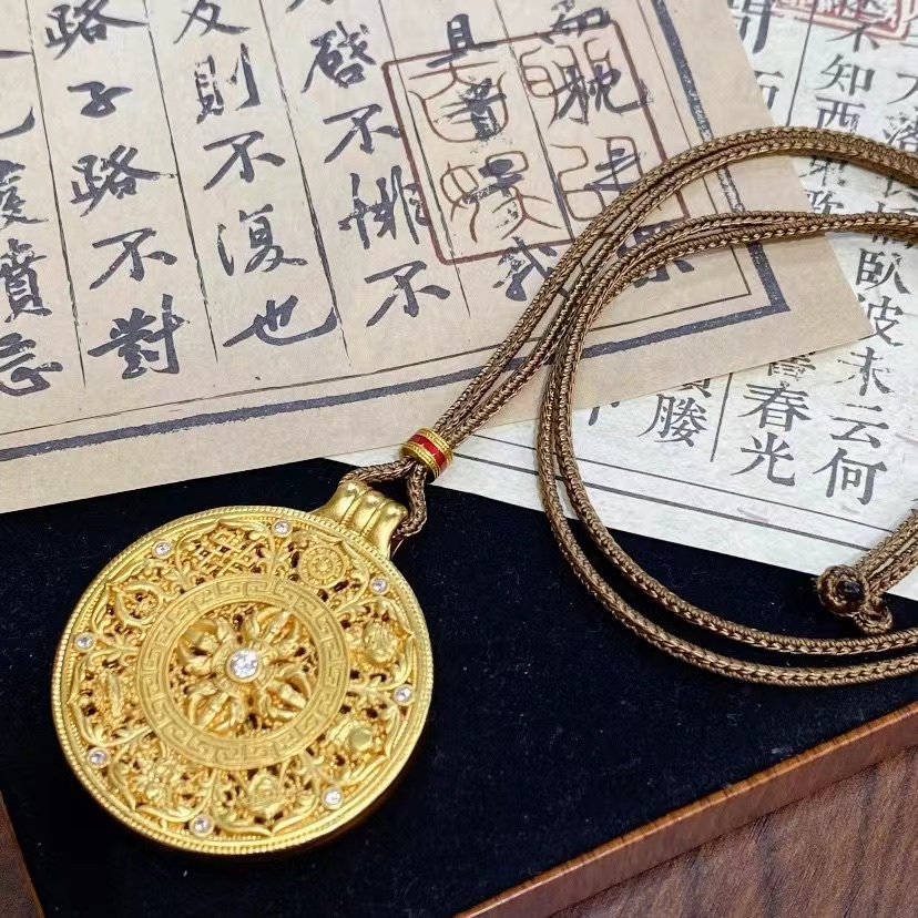 金店同款古法沙金珐琅彩杵八宝罗盘吊坠韦雪同款罗盘挂坠批发项链