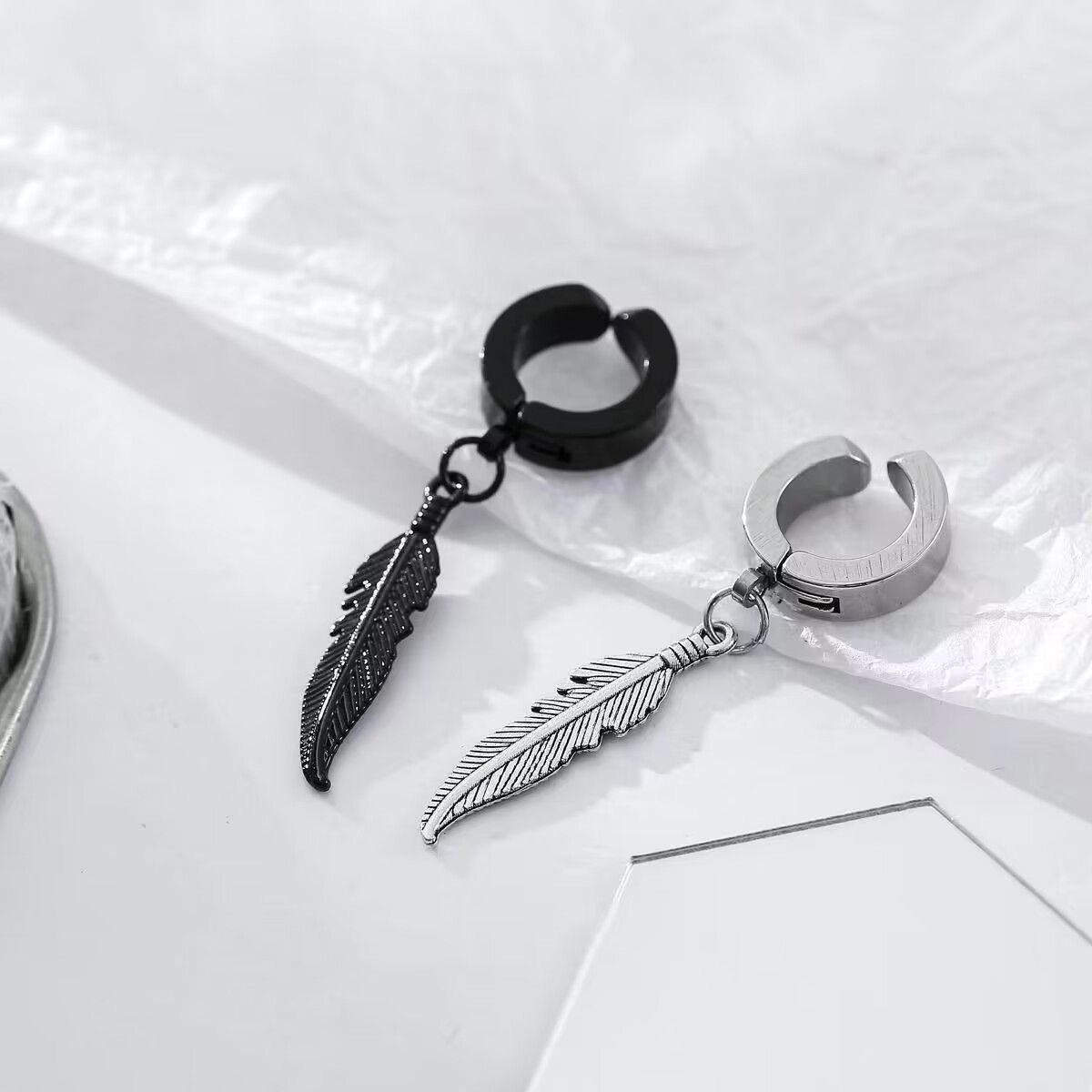 Men's earrings, no ear piercings, high-end feel, niche and trendy men's personality, no piercings, cool and stylish, single ear studs, men's ear clips detail image 4