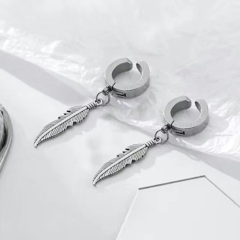 Men's earrings, no ear piercings, high-end feel, niche and trendy men's personality, no piercings, cool and stylish, single ear studs, men's ear clips Specification image