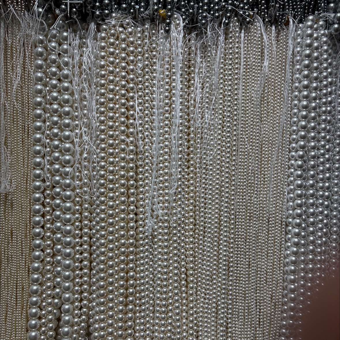 String beads, loose beads, DIY handcrafted materials, string beads, jewelry accessories, beads, glass rice beads, string beads, loose beads, beads details Picture