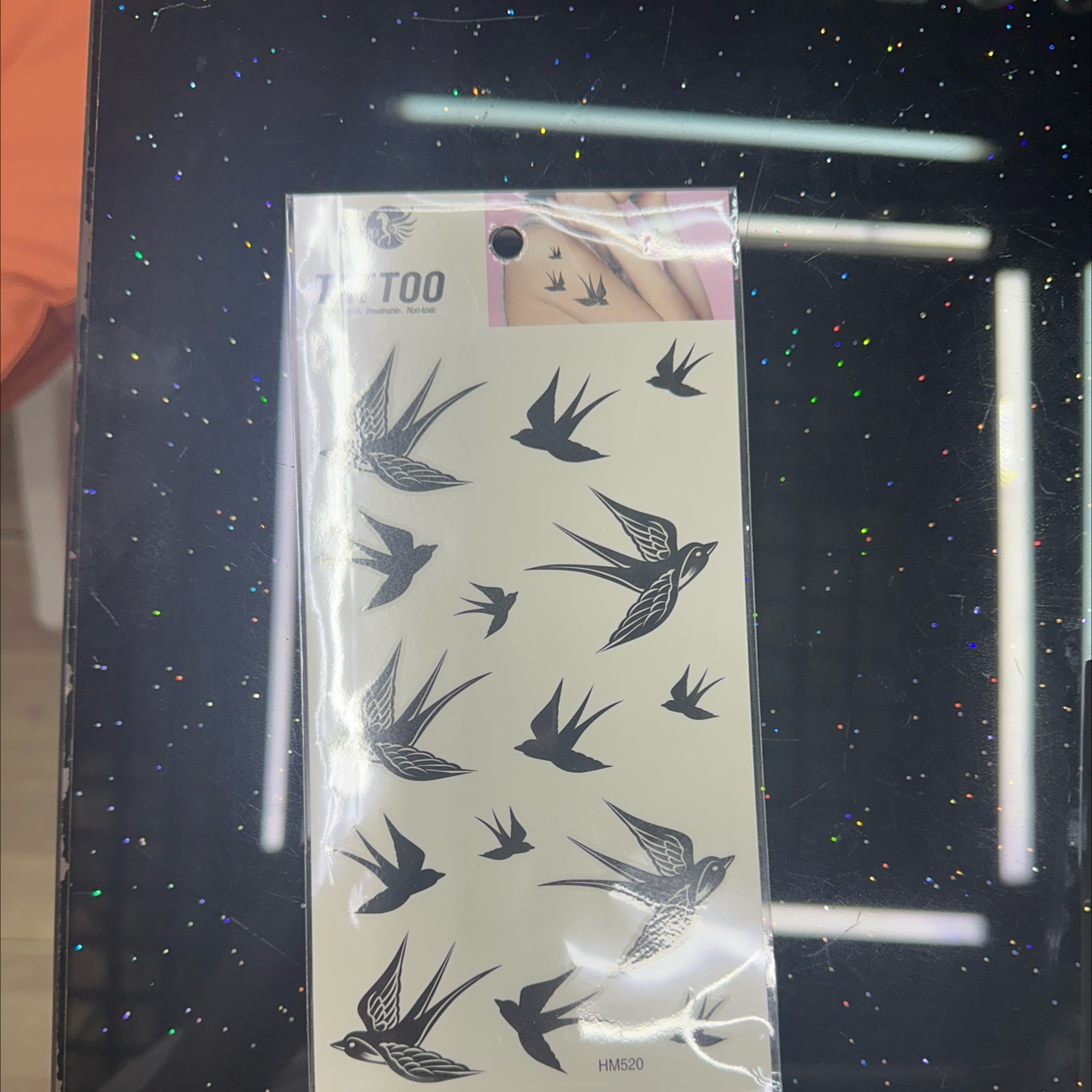 H M纹身贴贴纸. 小燕子款式，