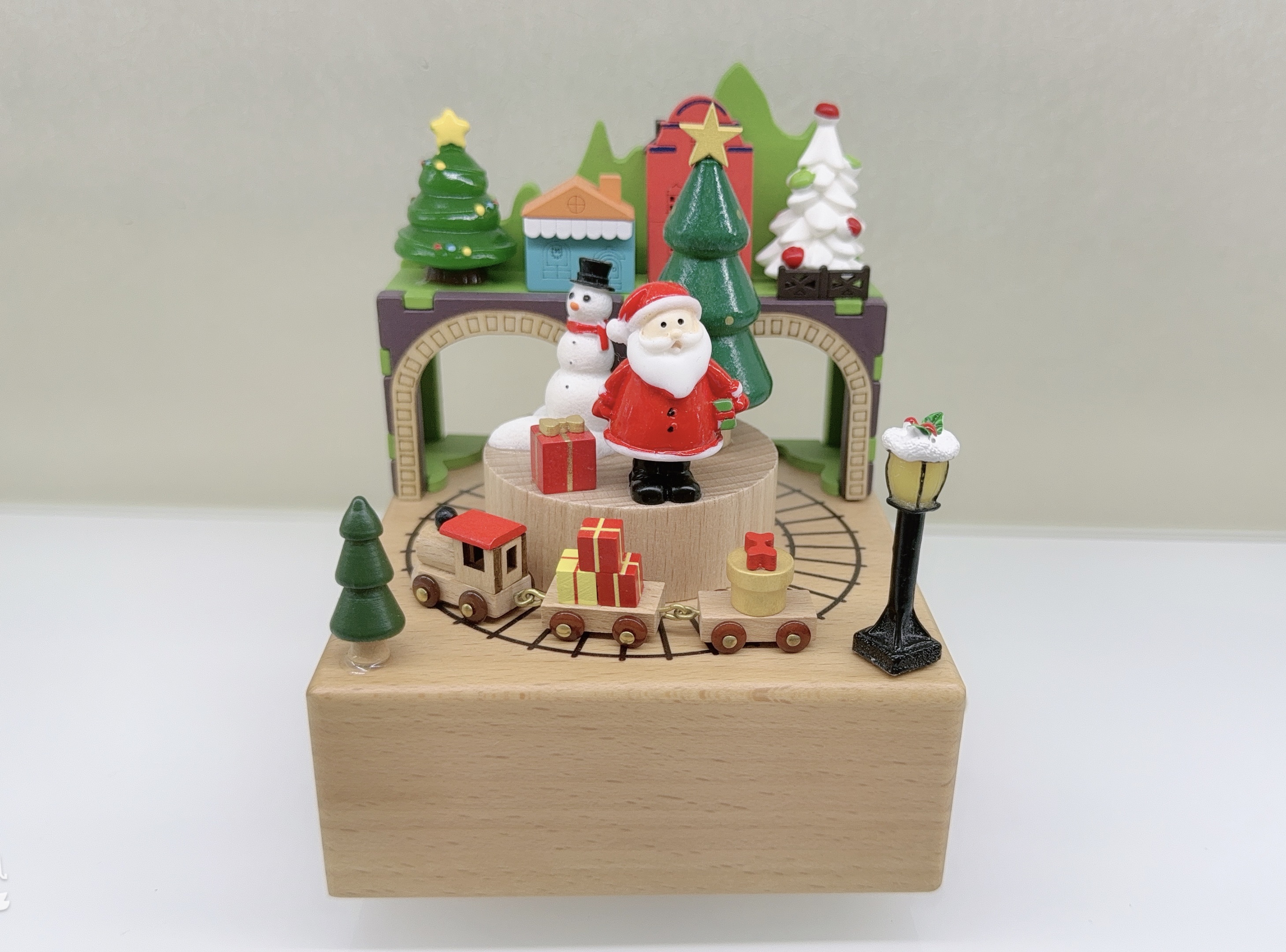Wooden Christmas gift music box, creative gift music box Application Scenario