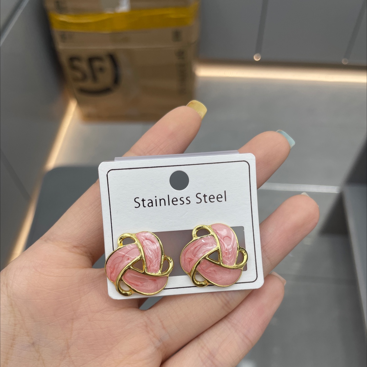 樱桃耳钉可爱亚克力耳饰甜美风精致饰品日常搭配潮流设计不锈钢饰品耳环经典