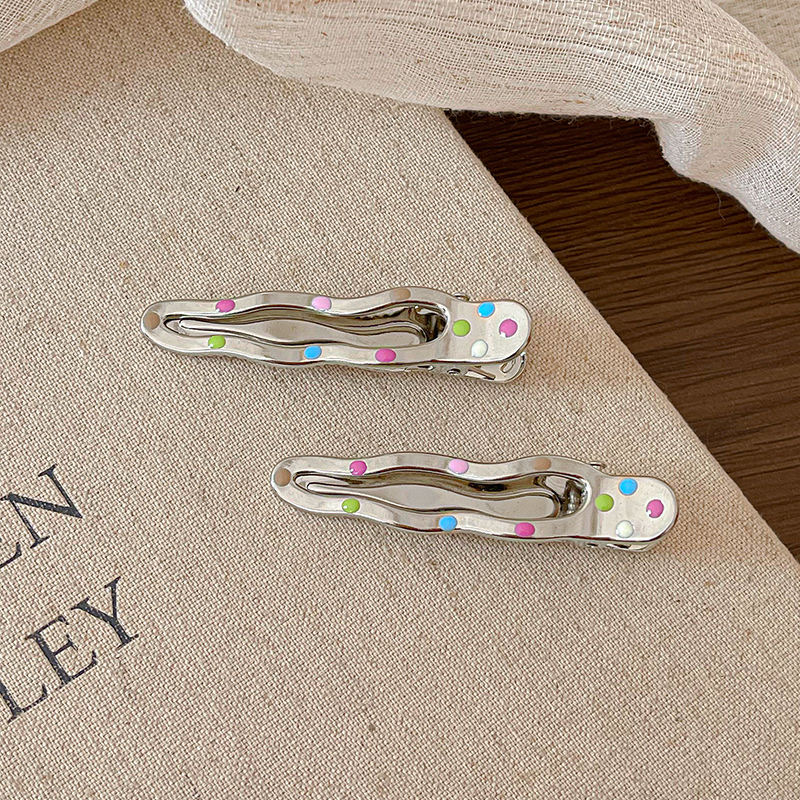 Acrylic children's hair clips, cute hair clips, girls' headwear, daily styling accessories, hair clips, hair clips, children's hair accessories Application Scenario