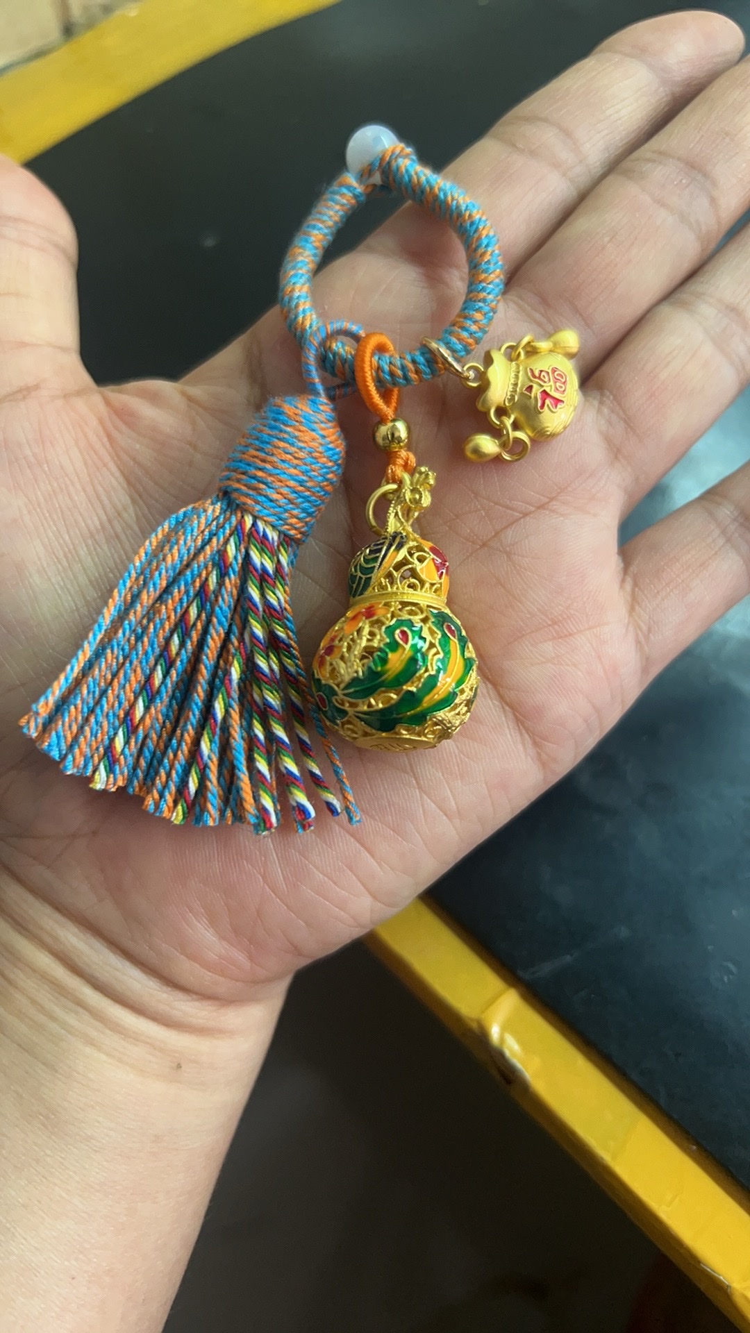 彩色棉线穗子挂合金画油珐琅彩福袋葫芦挂饰工艺礼品产品图