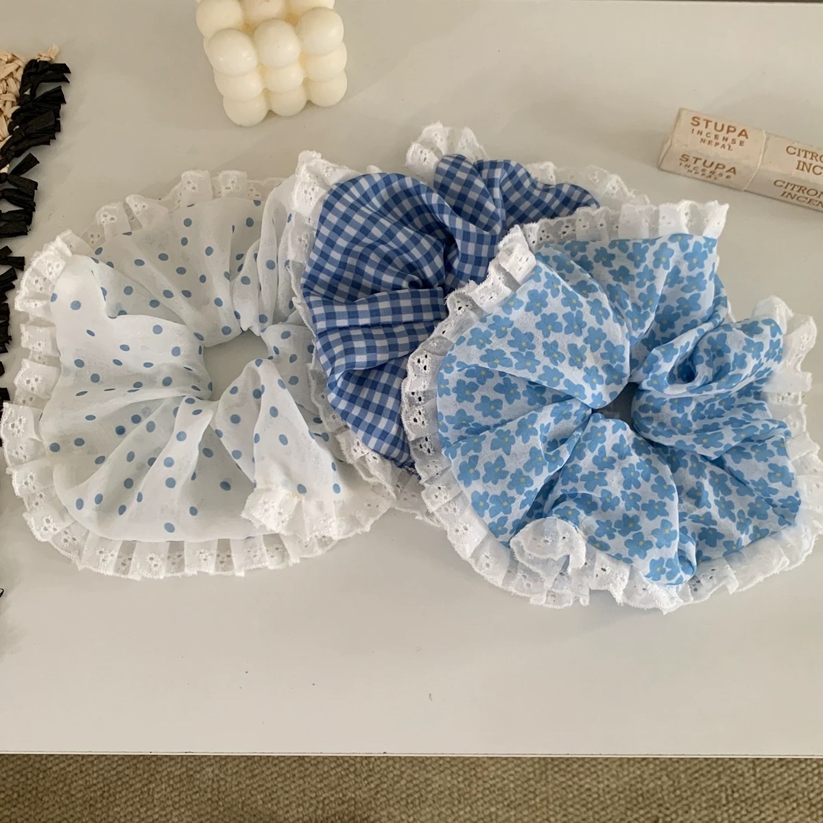 Korean style simple large intestine hair band headband, women's fashionable hair accessory, multi-color large intestine headband, soft and durable, 2025 new bestseller Application Scenario