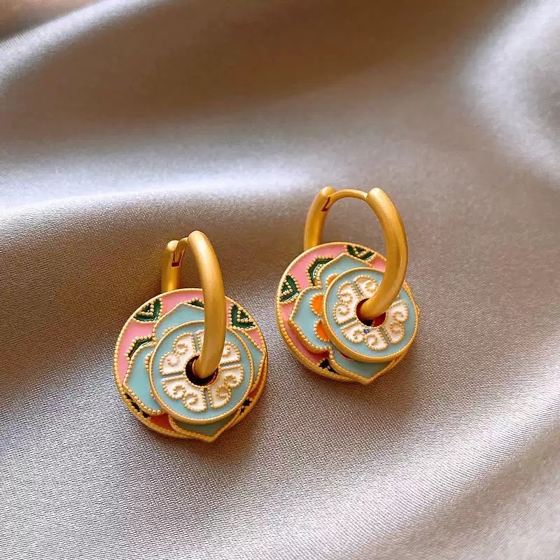 Nuevo estilo chino retro estilo nacional pendientes para mujeres 2024 nuevo estilo de alta clase sentido ligero de lujo earras temperamento estilo antiguo orejeras accesorios detail image 3