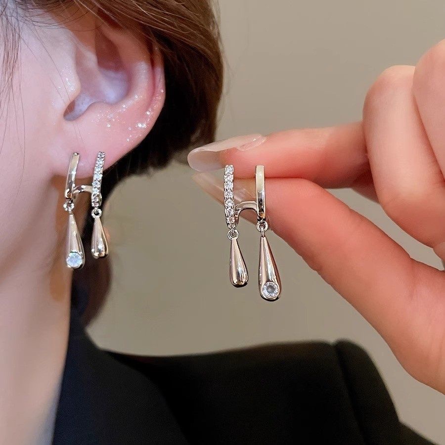 Cold and minimalist geometric teardrop-shaped stud earrings, fashionable and individual, versatile and exquisite new earrings