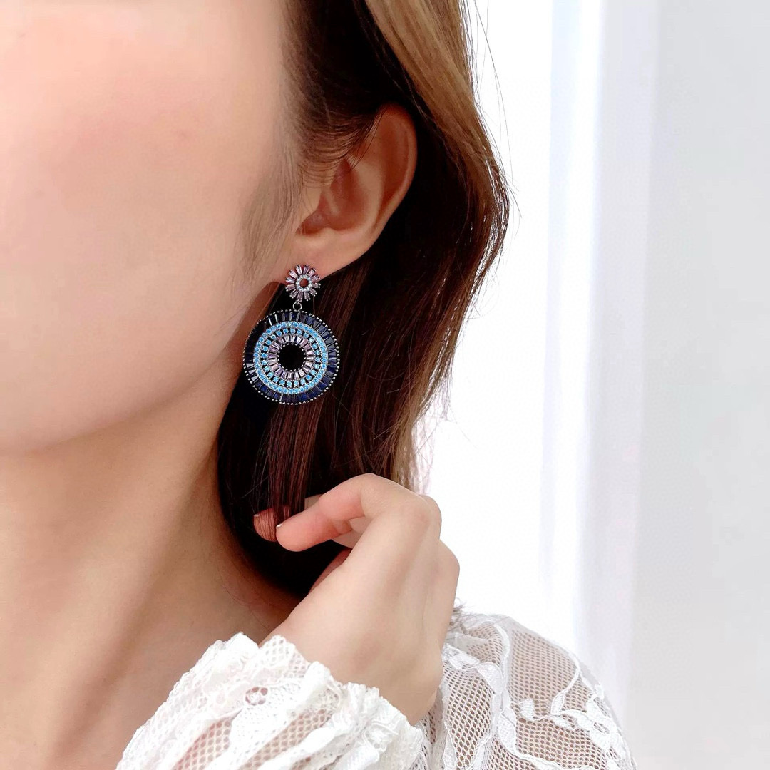 秀美一族  甜美夸张耳饰女复古蓝色重工渐变锆石彩虹圈圈耳环条码价160银针耳钉耳环