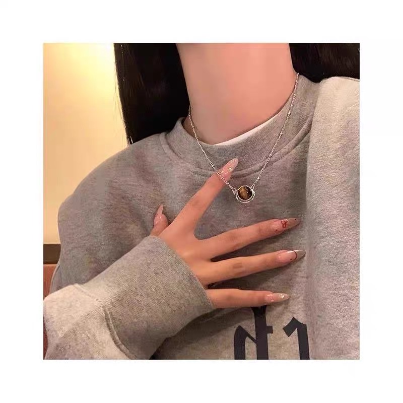 ins圆珠虎眼石项链轻奢小众高级感冷淡风锁骨链2024年新款脖颈链